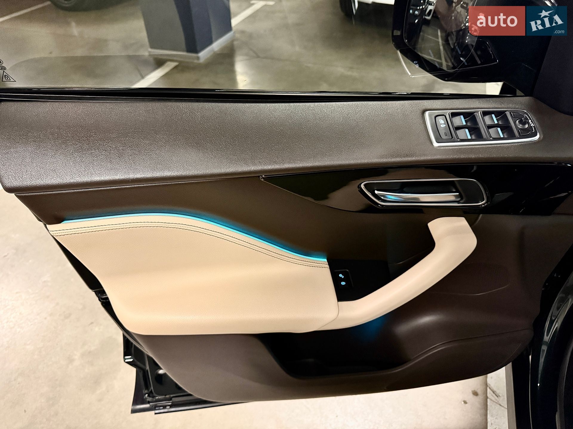 Jaguar F-Pace 2017 VIN SADCA2BNXJA290486 фото оголошення 36 з 81