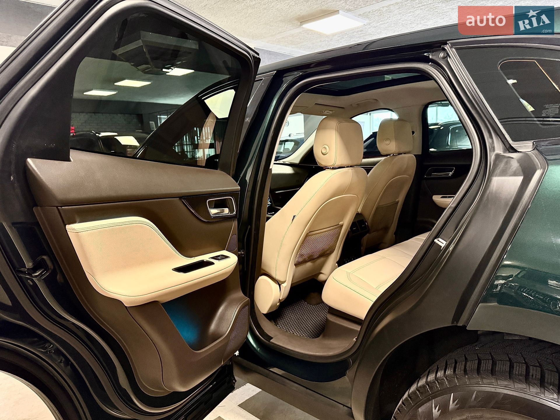 Jaguar F-Pace 2017 VIN SADCA2BNXJA290486 фото оголошення 43 з 81
