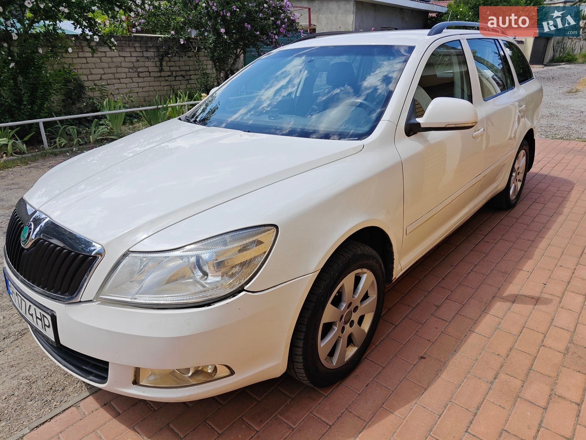 Skoda Octavia 2012 VIN TMBGA41Z0CB154443 фото оголошення 2 з 12