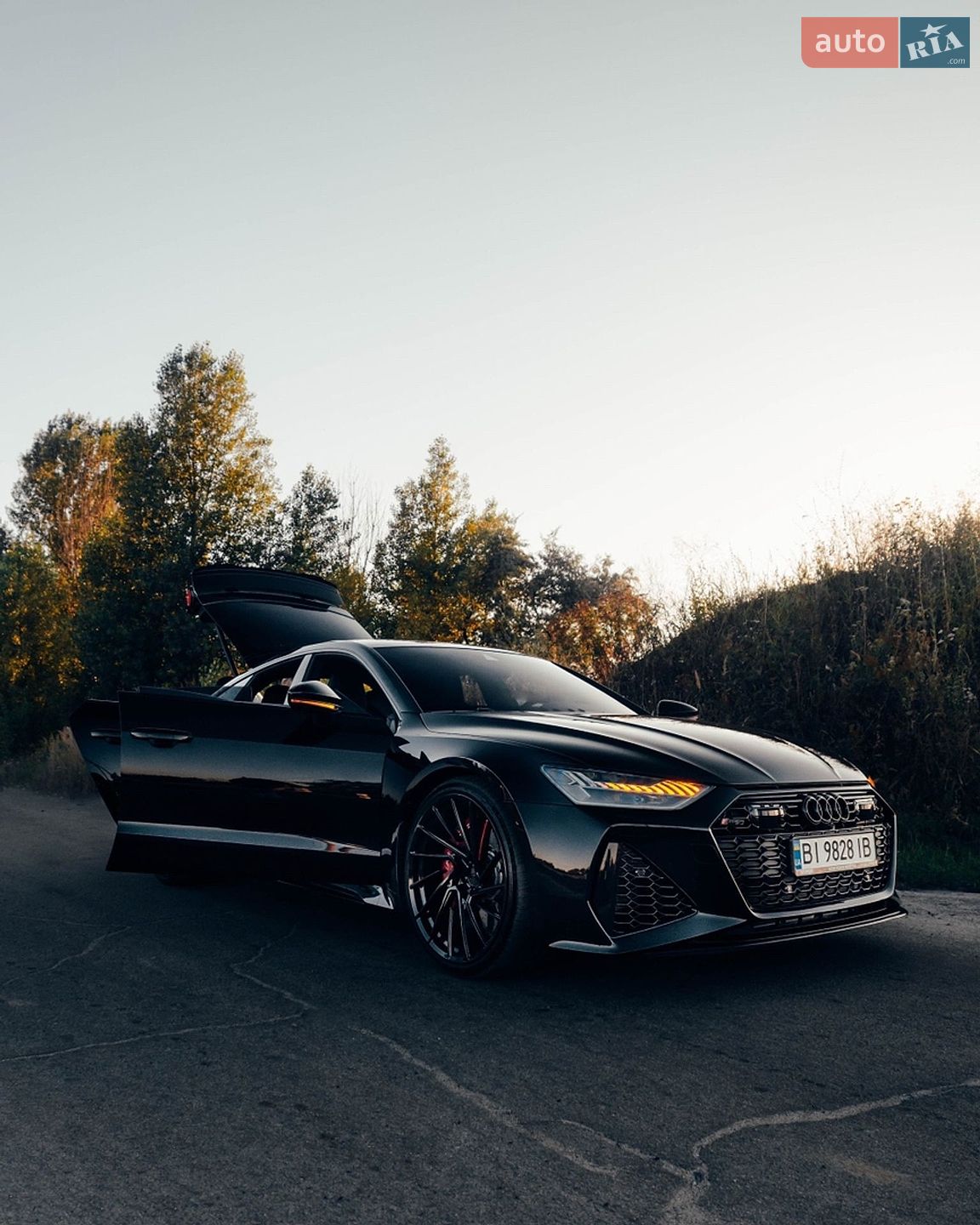 Audi RS7 Sportback 2021 VIN WUAPCBF29NN900323 фото оголошення 5 з 12