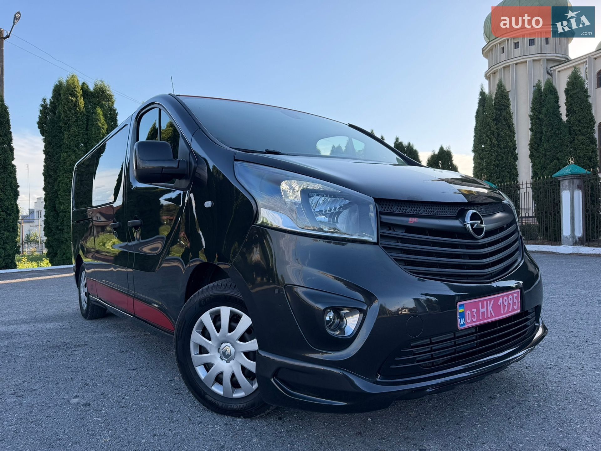 Opel Vivaro 2019 VIN W0VF7E604KV630187 фото оголошення 2 з 107