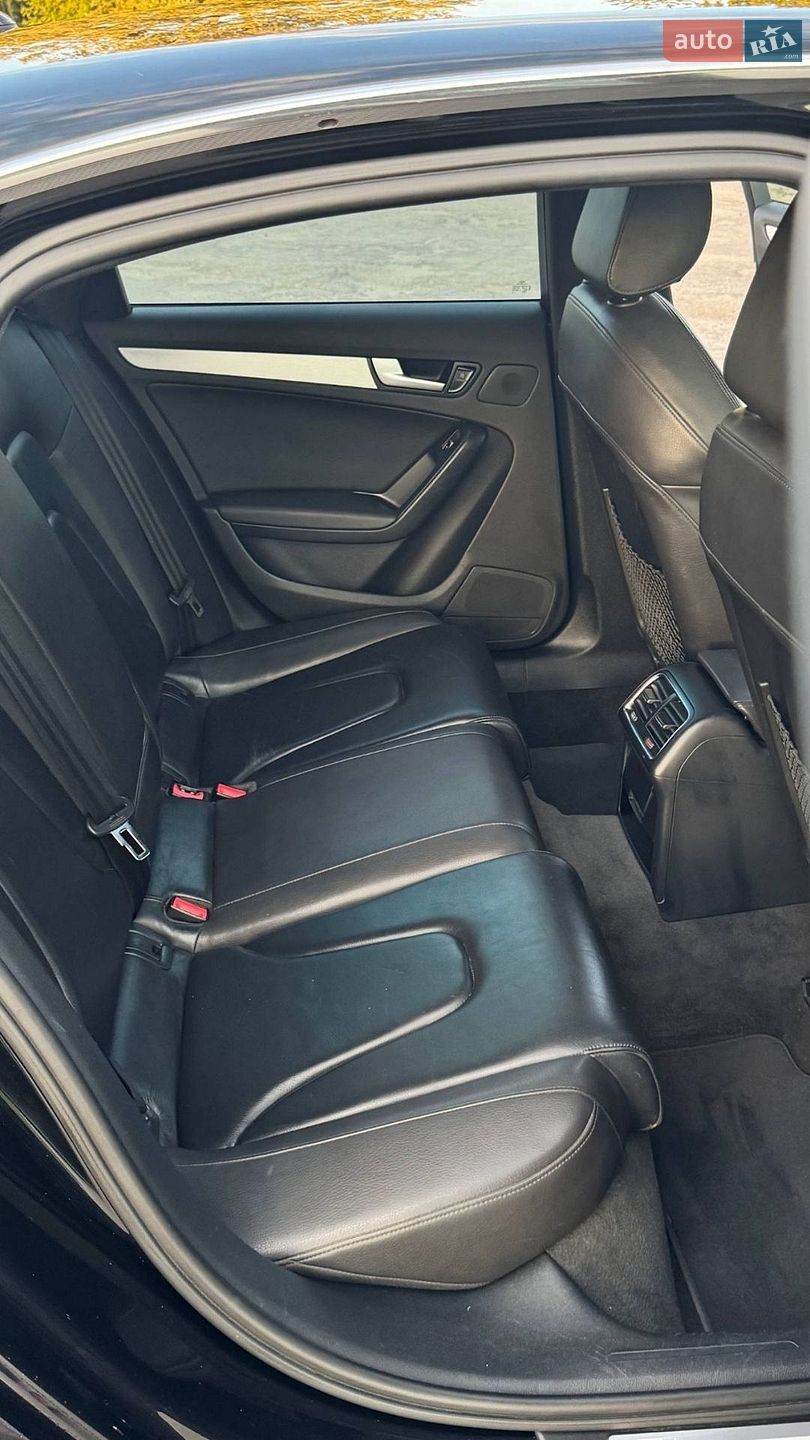 Audi A4 2015 VIN WAUFFCFL1GN001678 фото оголошення 2 з 17