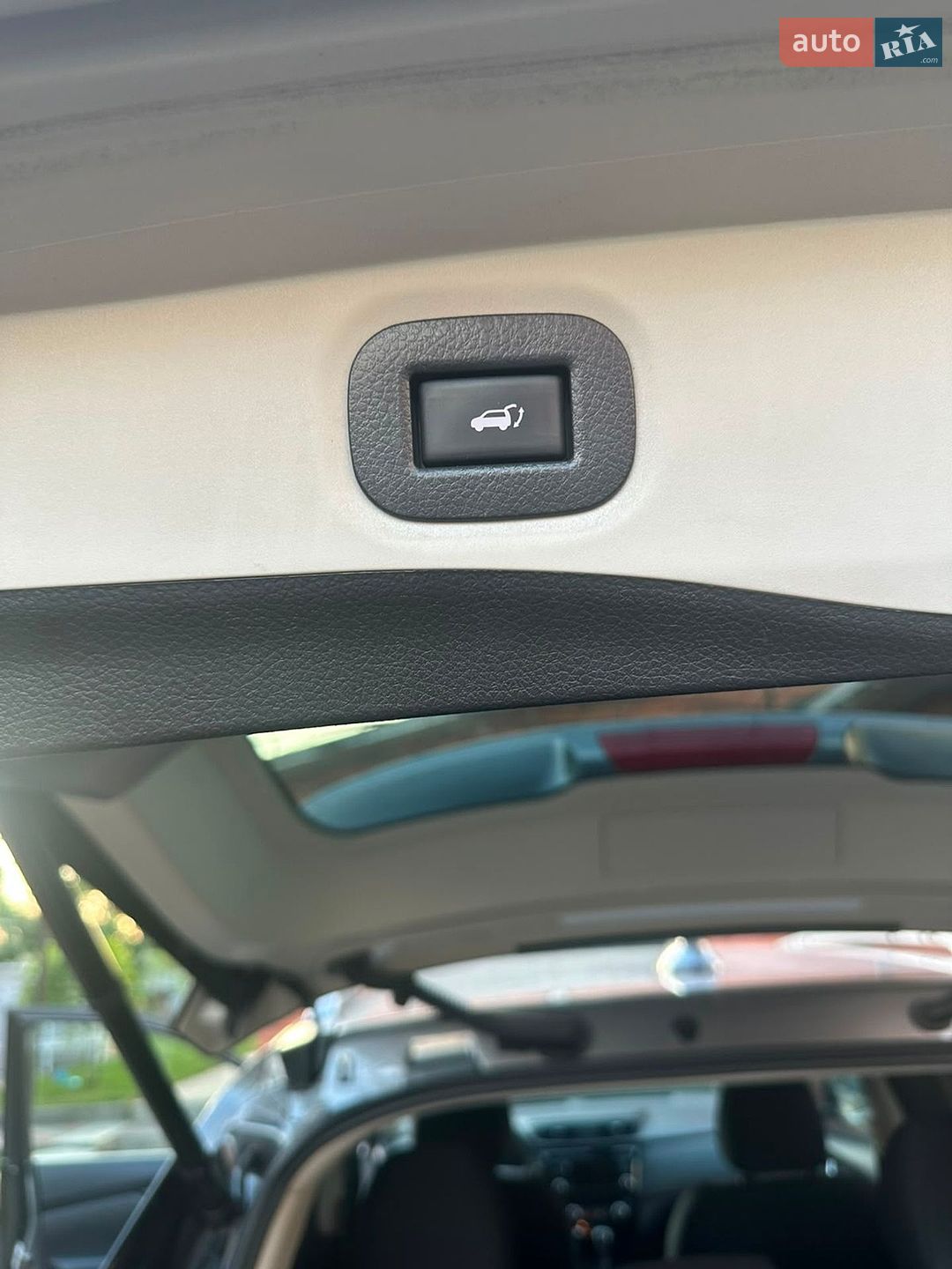 Nissan Rogue 2019 VIN KNMAT2MT5LP527703 фото оголошення 2 з 19