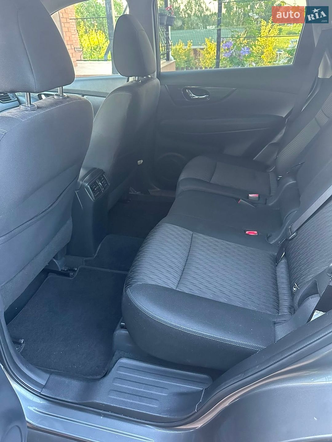Nissan Rogue 2019 VIN KNMAT2MT5LP527703 фото оголошення 6 з 19