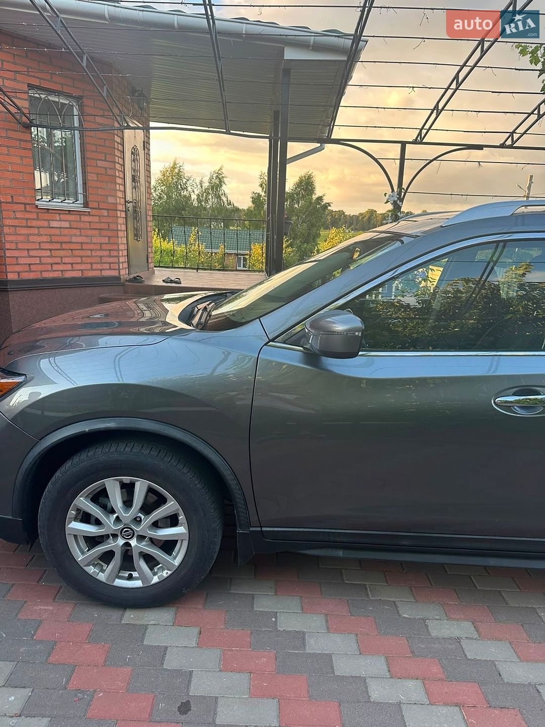 Nissan Rogue 2019 VIN KNMAT2MT5LP527703 фото оголошення 11 з 19