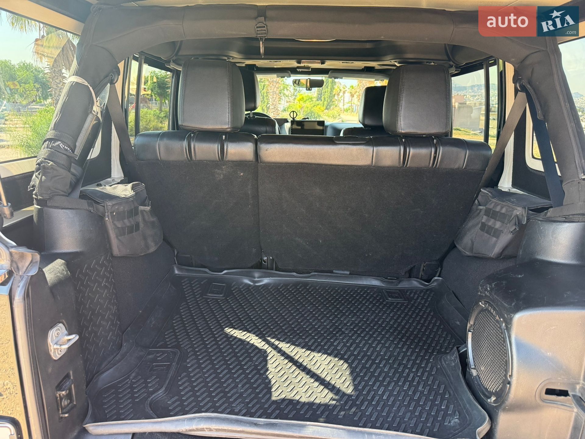 Jeep Wrangler 2012 VIN 1C4BJWEGXCL239251 фото оголошення 17 з 36
