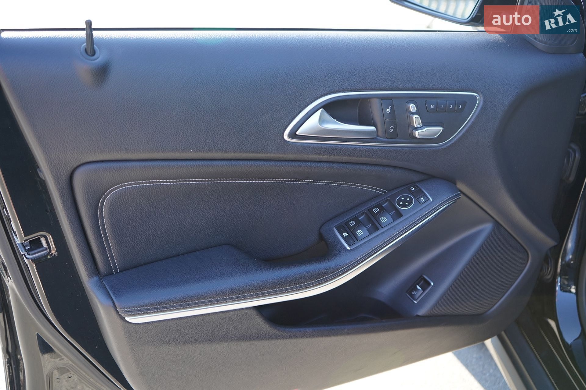 Mercedes-Benz GLA-Class 2019 VIN WDCTG4EB9KU011658 фото оголошення 11 з 15