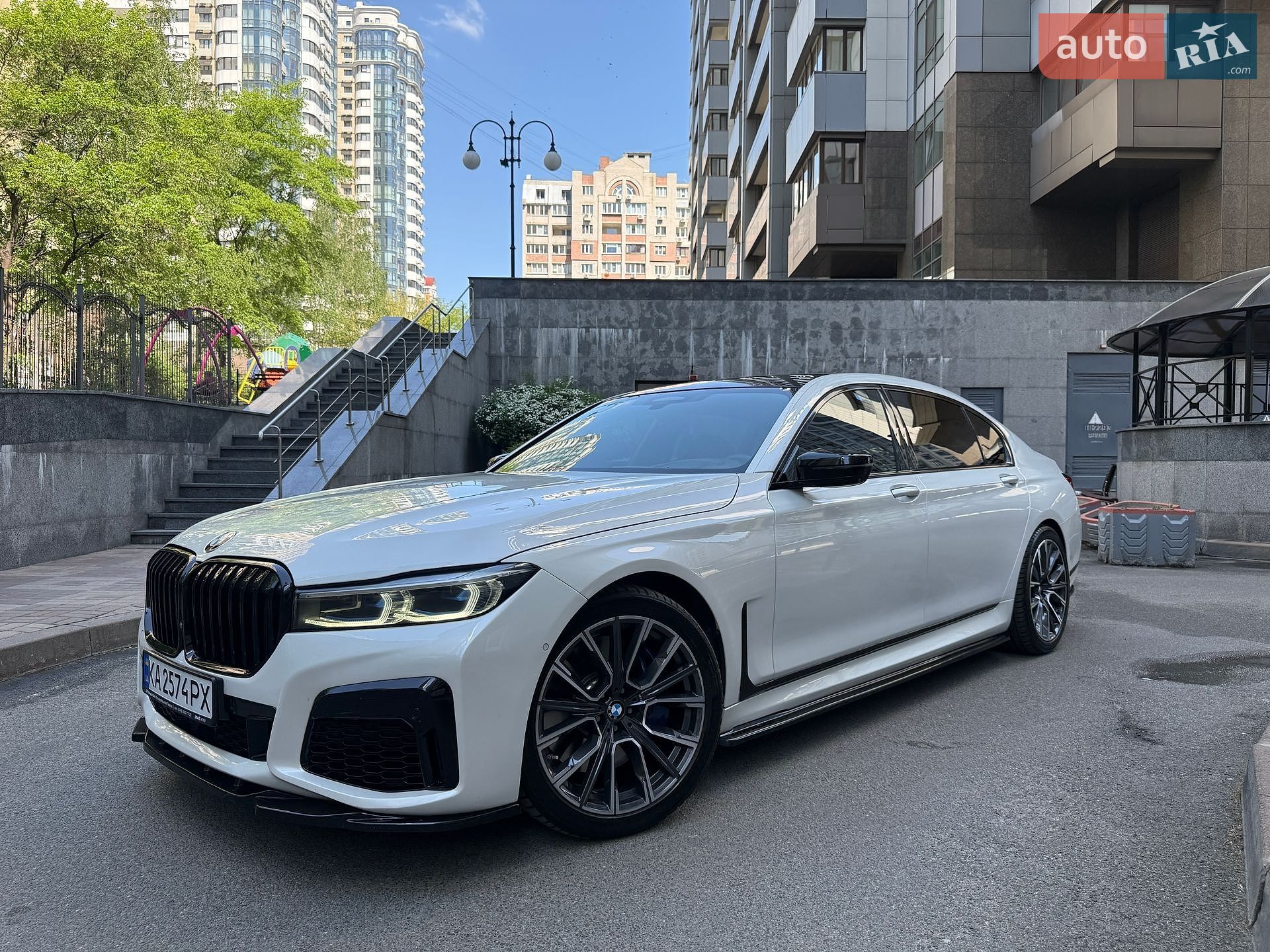 BMW 7 Series 2019 VIN WBA7U2C04LGM27801 фото оголошення 4 з 60