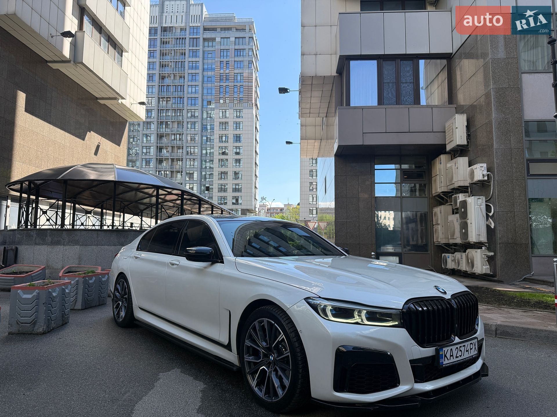 BMW 7 Series 2019 VIN WBA7U2C04LGM27801 фото оголошення 8 з 60