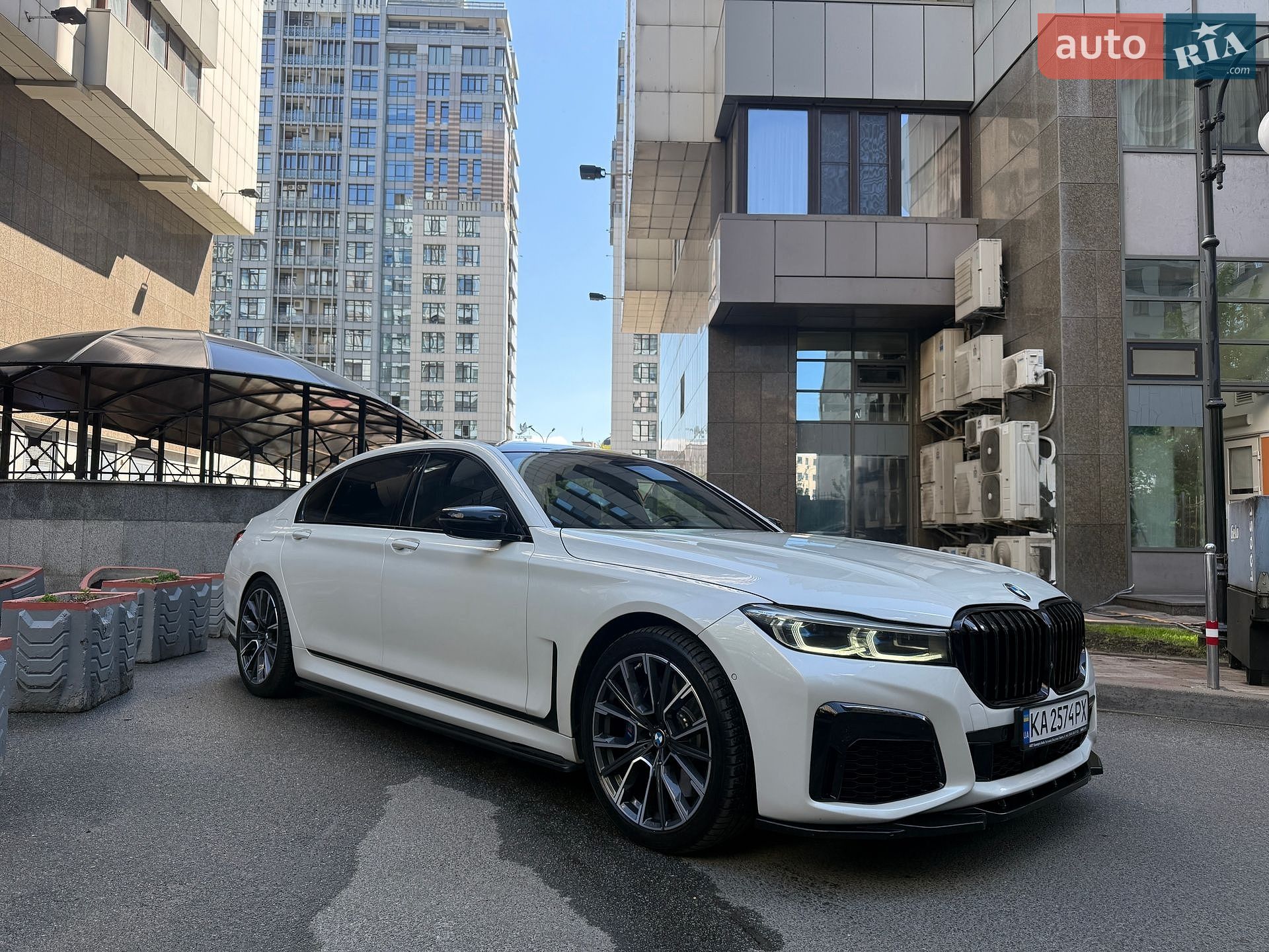 BMW 7 Series 2019 VIN WBA7U2C04LGM27801 фото оголошення 10 з 60