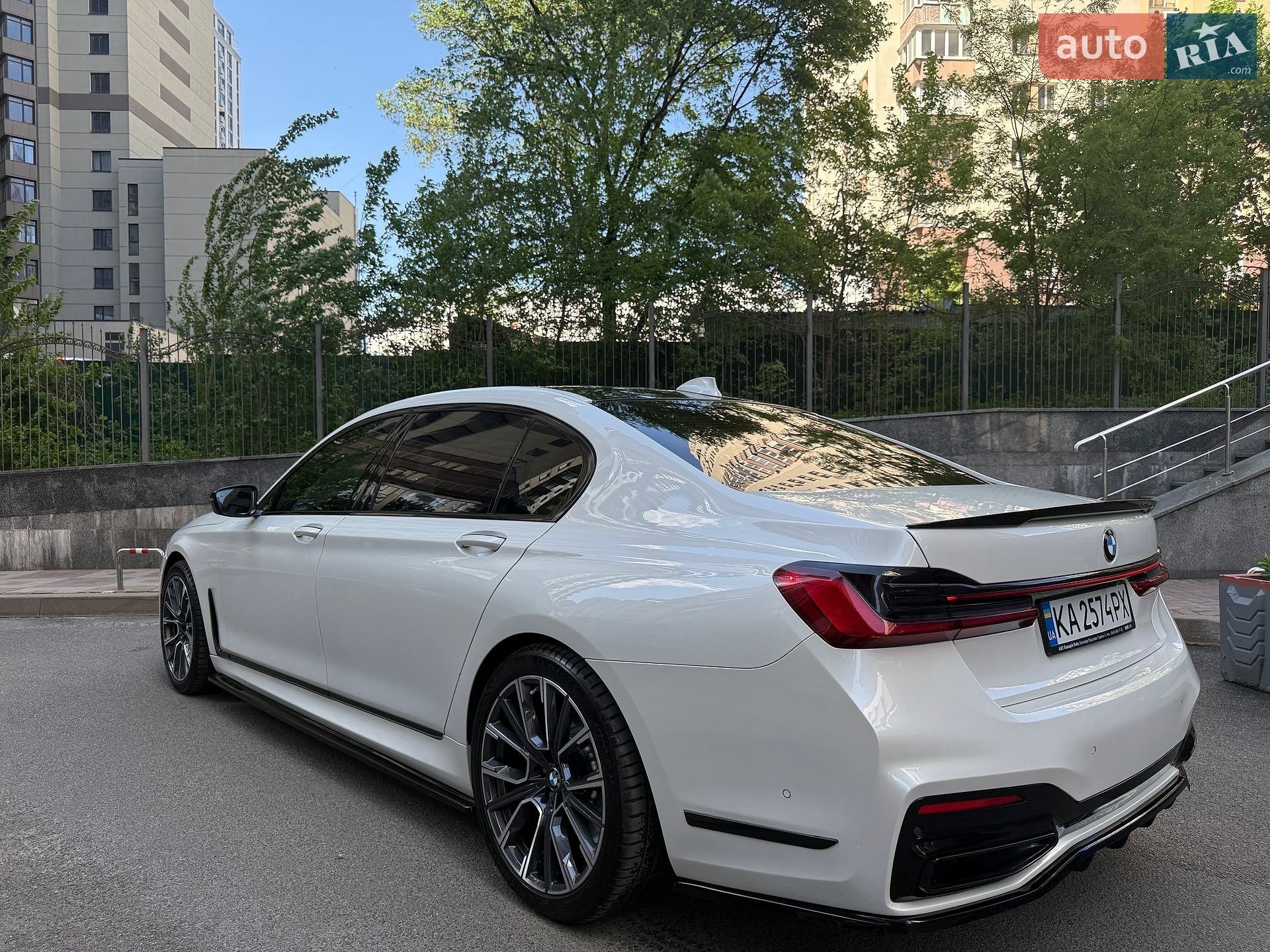 BMW 7 Series 2019 VIN WBA7U2C04LGM27801 фото оголошення 17 з 60