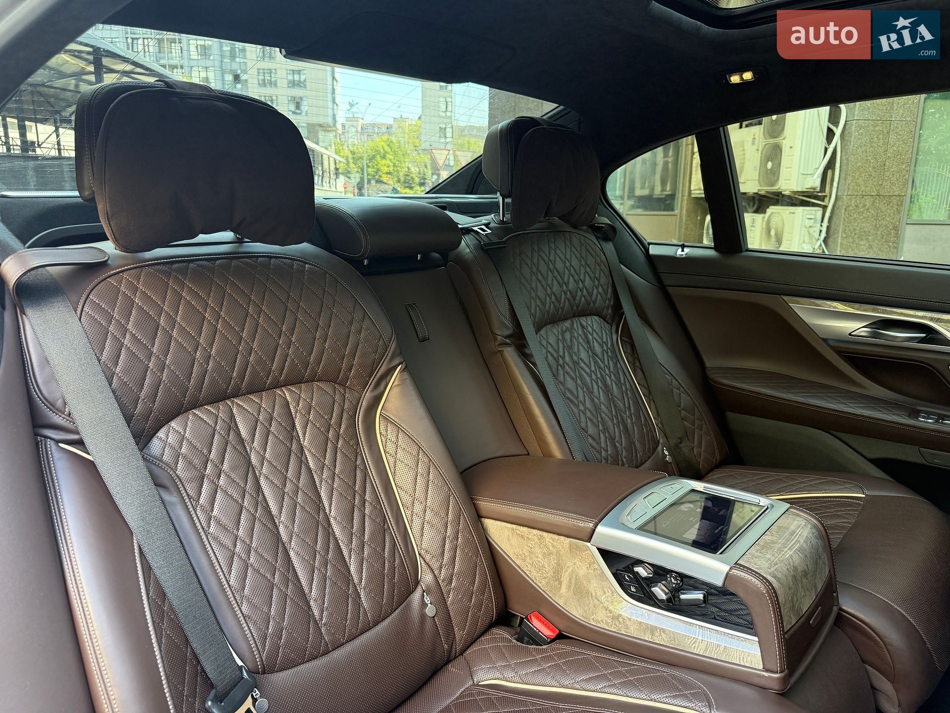 BMW 7 Series 2019 VIN WBA7U2C04LGM27801 фото оголошення 38 з 60