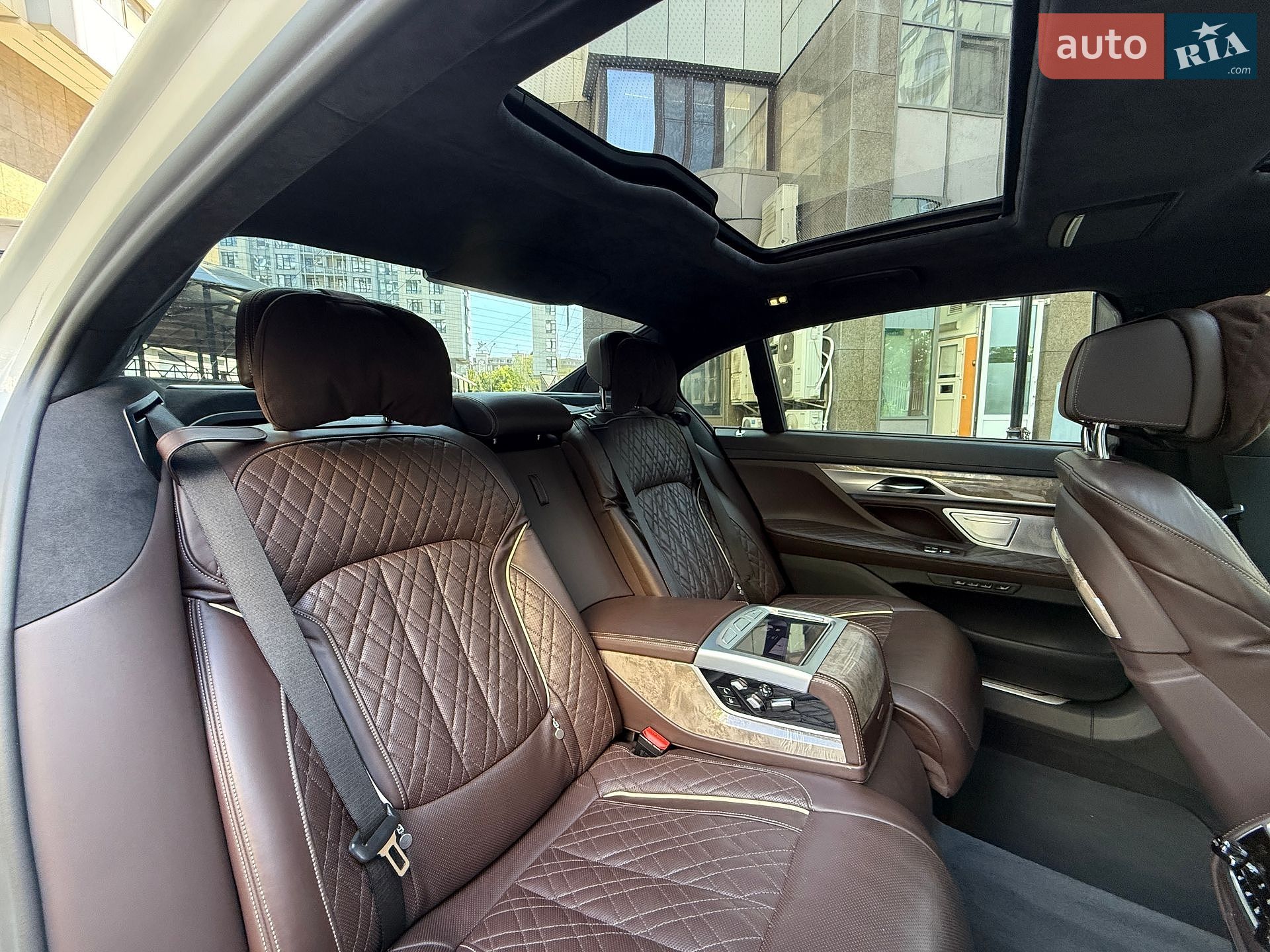 BMW 7 Series 2019 VIN WBA7U2C04LGM27801 фото оголошення 39 з 60