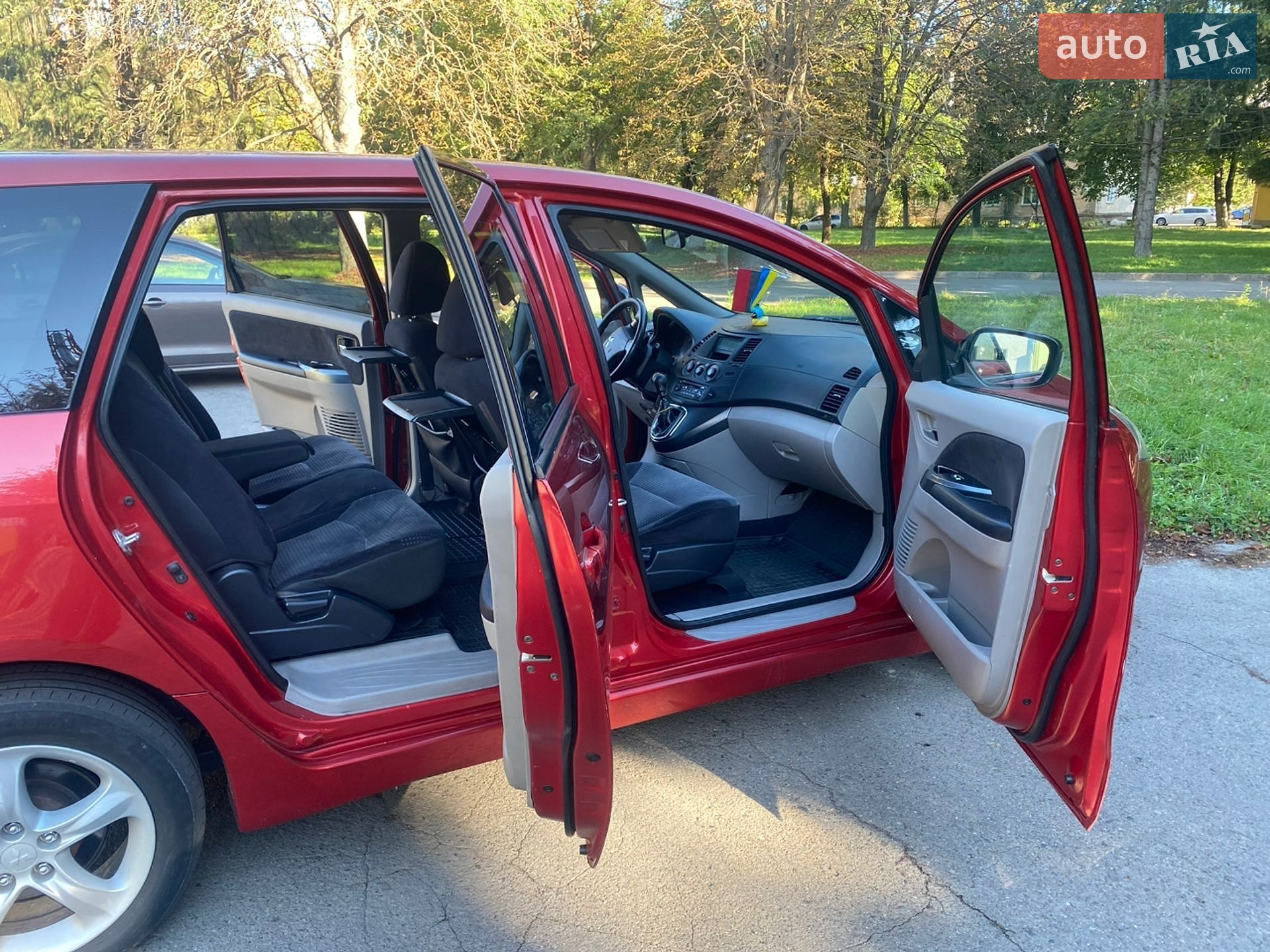 Mitsubishi Grandis 2006 VIN JMBLJNA8W6Z012902 фото оголошення 11 з 19