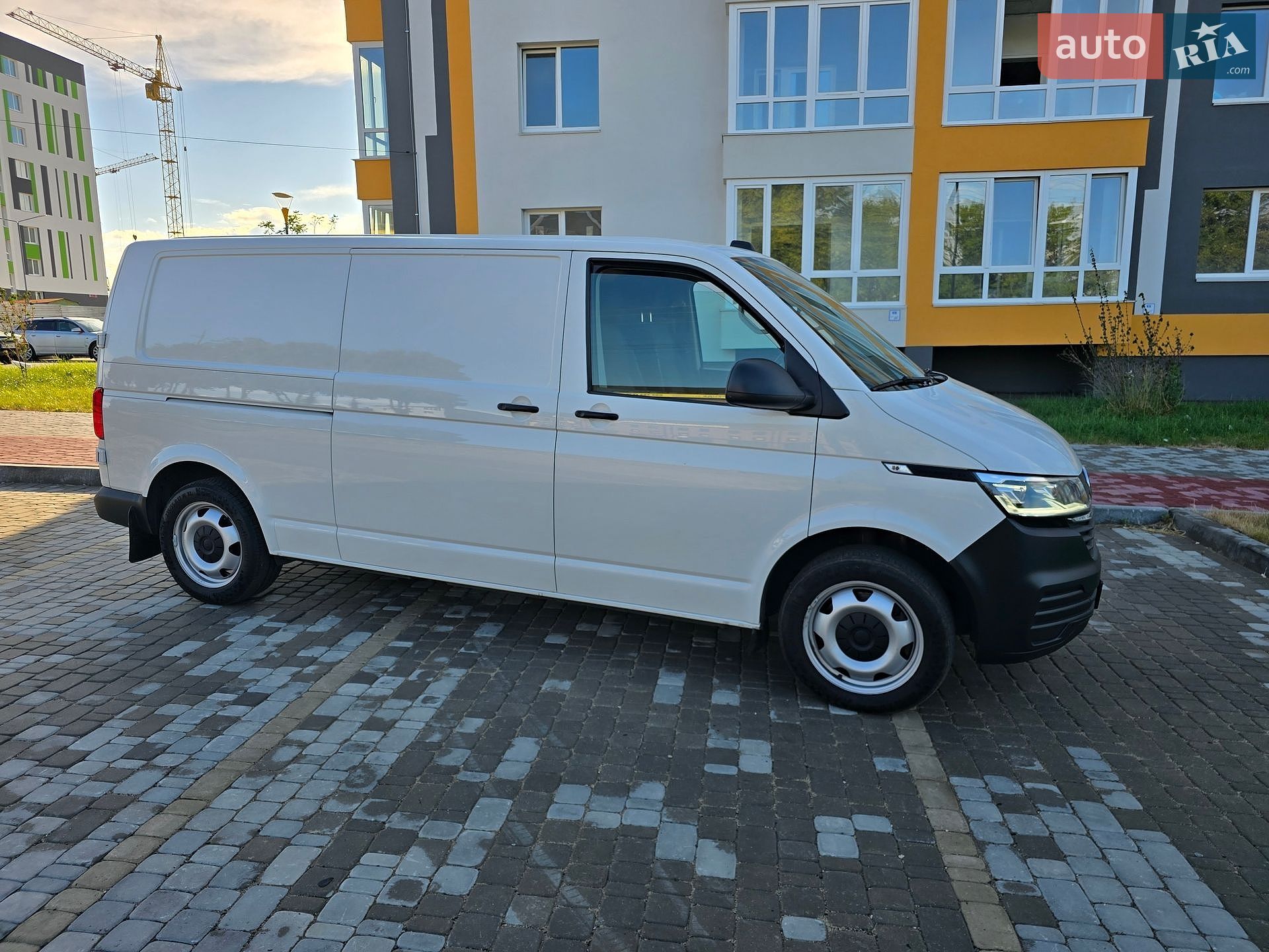 Volkswagen Transporter 2022 VIN WV1ZZZ7HZNH062328 фото оголошення 7 з 32
