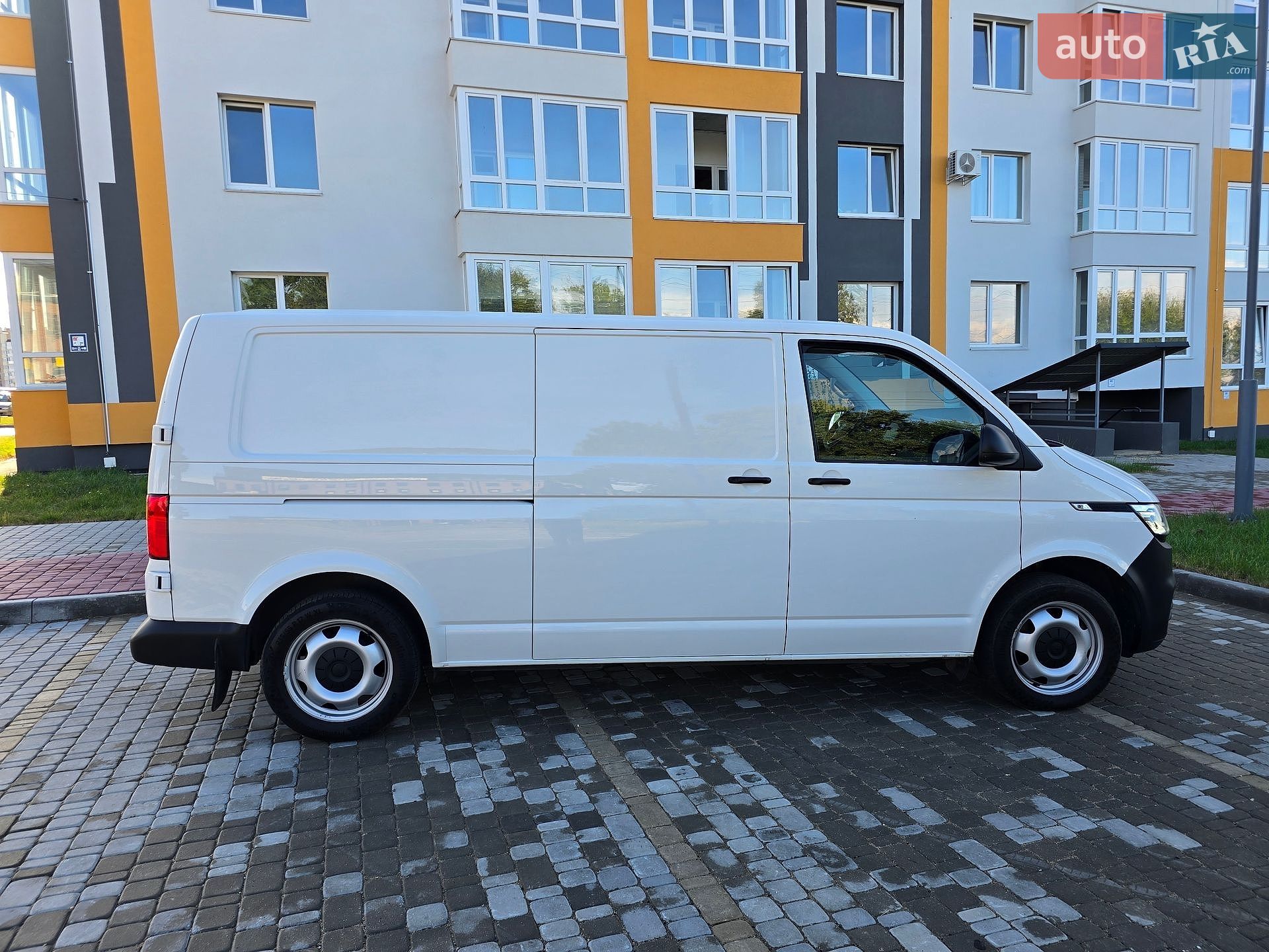 Volkswagen Transporter 2022 VIN WV1ZZZ7HZNH062328 фото оголошення 8 з 32