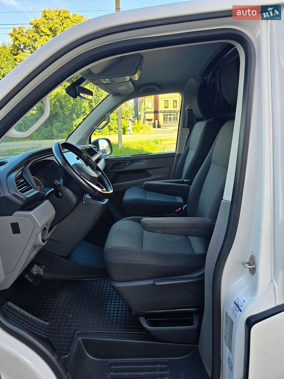 Volkswagen Transporter 2022 VIN WV1ZZZ7HZNH062328 фото оголошення 16 з 32