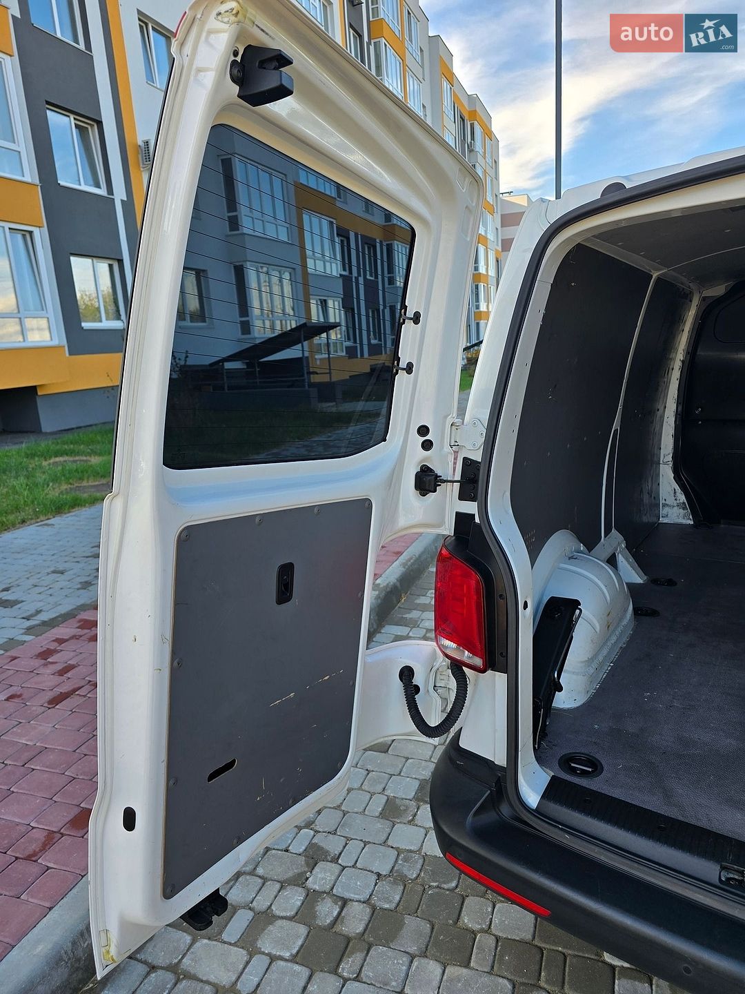 Volkswagen Transporter 2022 VIN WV1ZZZ7HZNH062328 фото оголошення 23 з 32