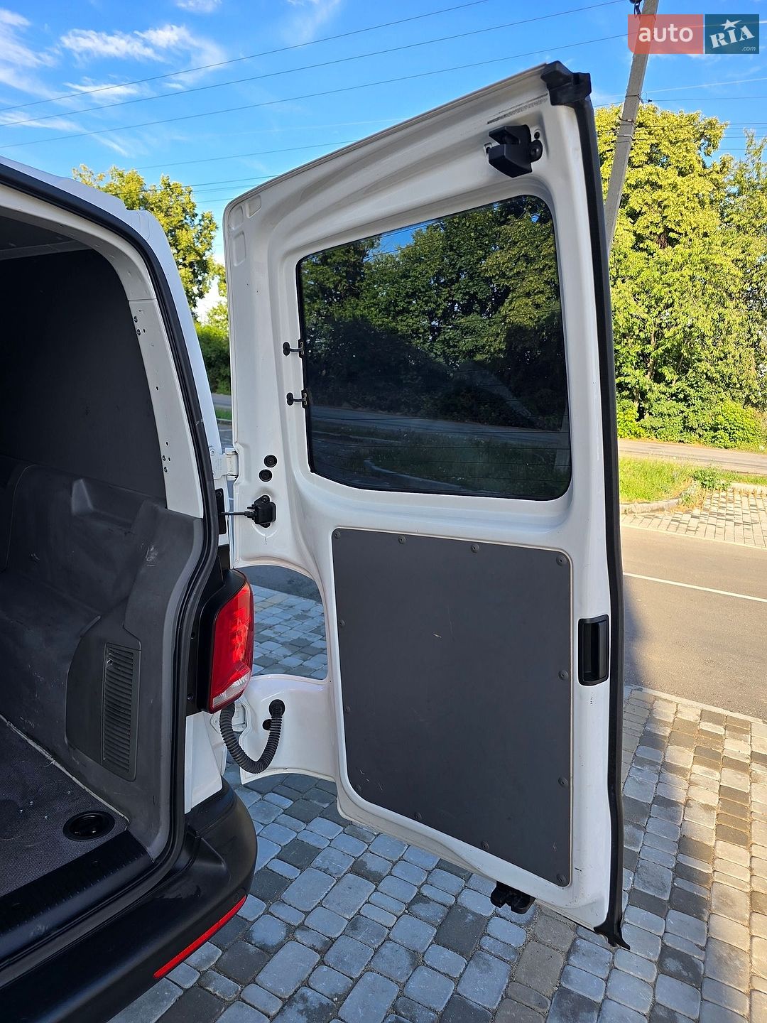 Volkswagen Transporter 2022 VIN WV1ZZZ7HZNH062328 фото оголошення 24 з 32