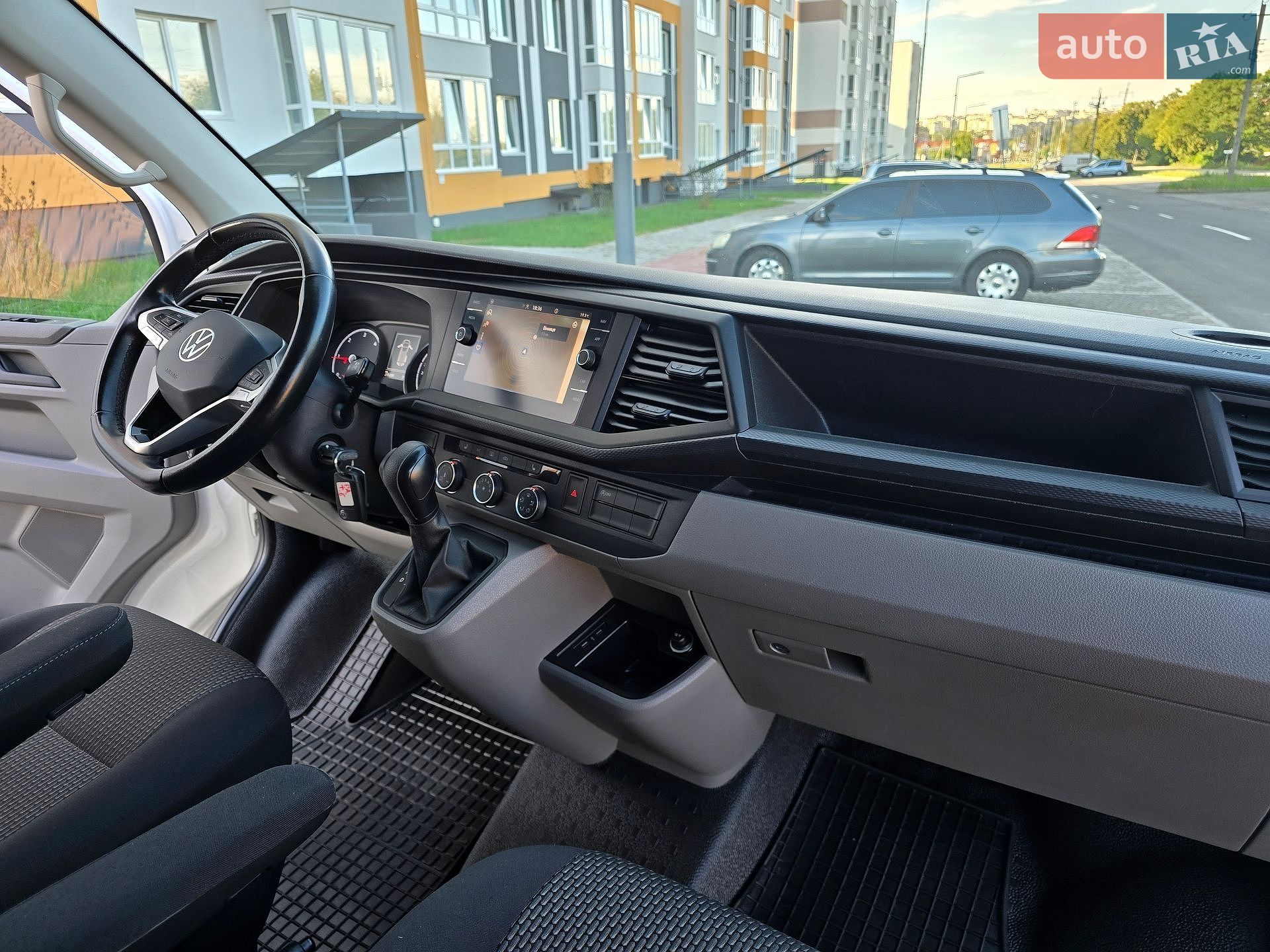 Volkswagen Transporter 2022 VIN WV1ZZZ7HZNH062328 фото оголошення 28 з 32