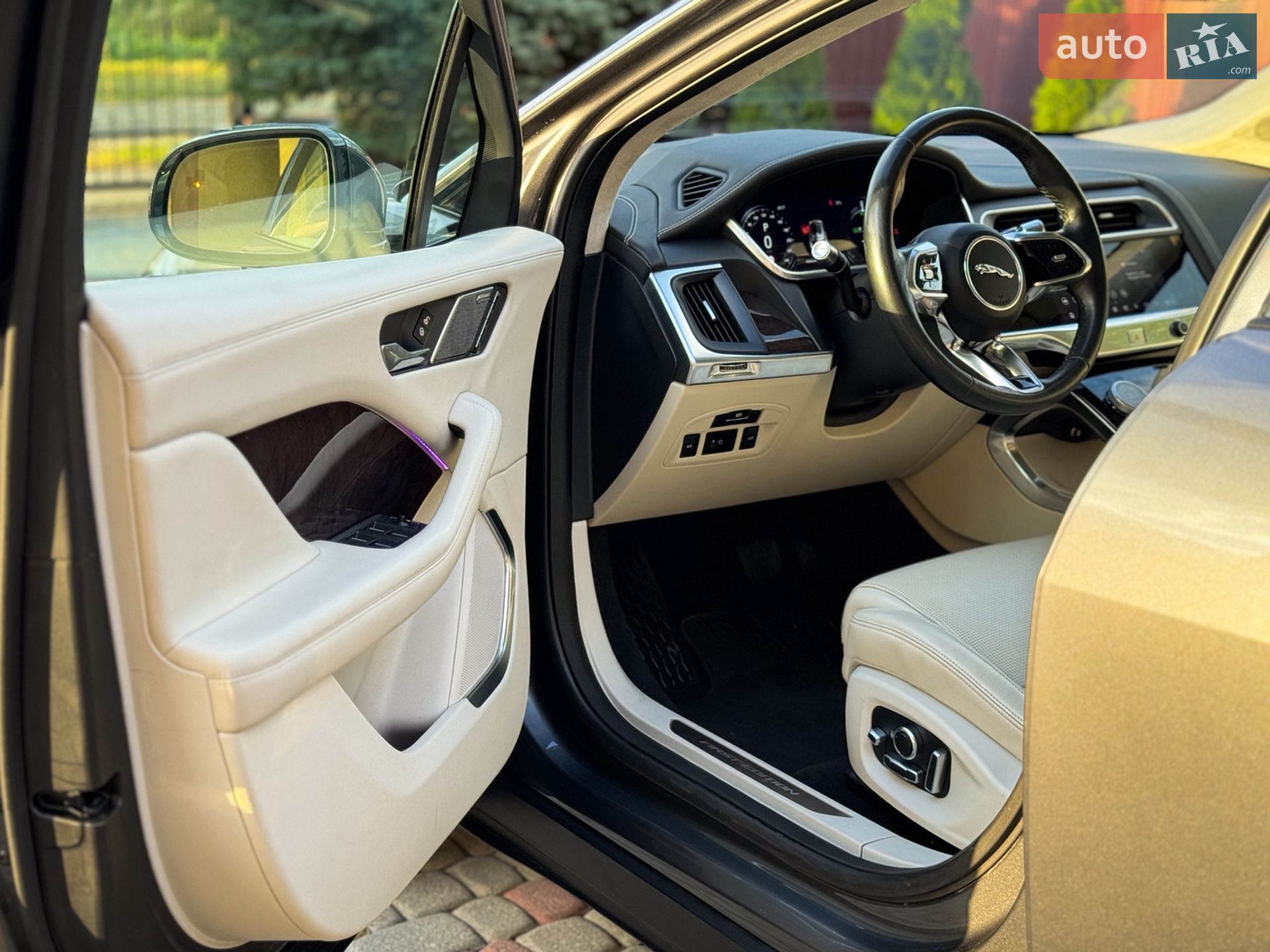 Jaguar I-Pace 2019 VIN SADHA2B15K1F74647 фото оголошення 54 з 127