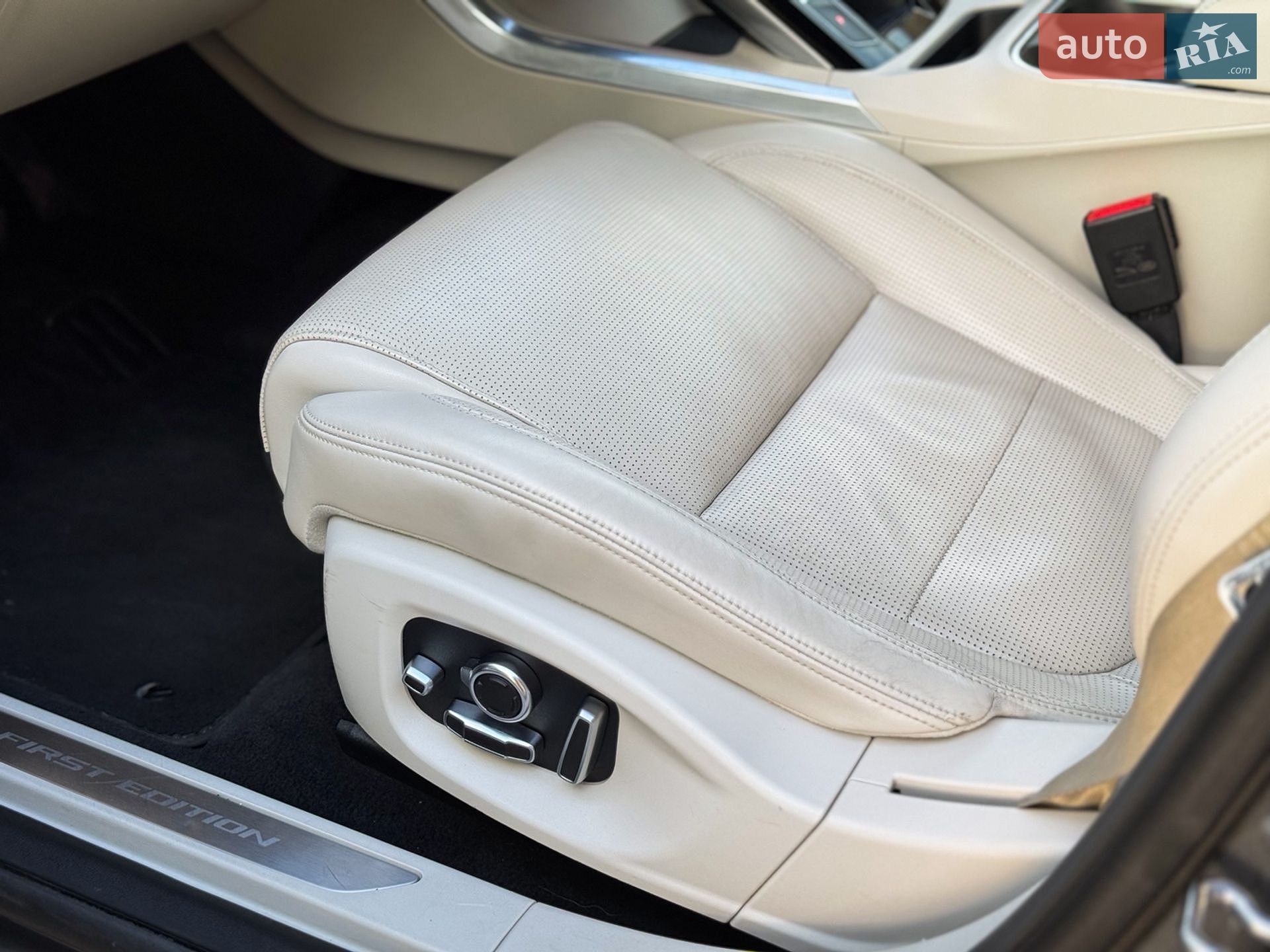 Jaguar I-Pace 2019 VIN SADHA2B15K1F74647 фото оголошення 60 з 127