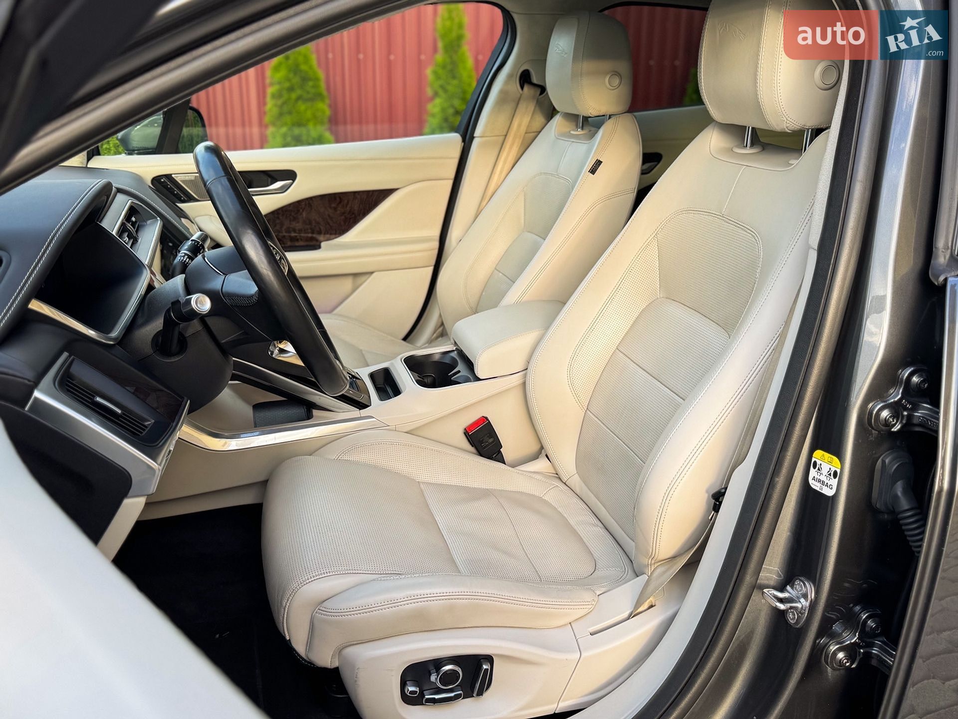 Jaguar I-Pace 2019 VIN SADHA2B15K1F74647 фото оголошення 61 з 127