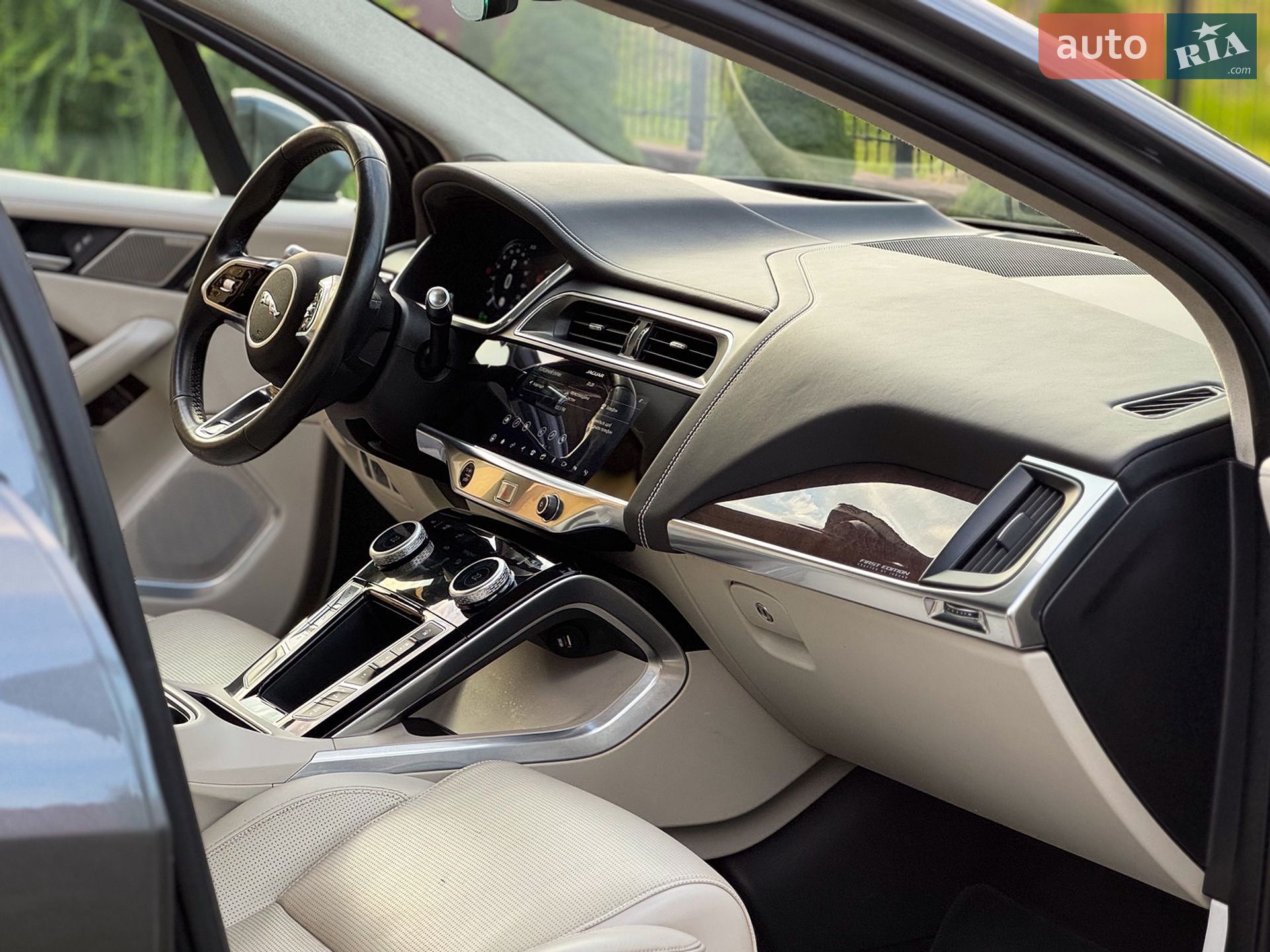 Jaguar I-Pace 2019 VIN SADHA2B15K1F74647 фото оголошення 64 з 127