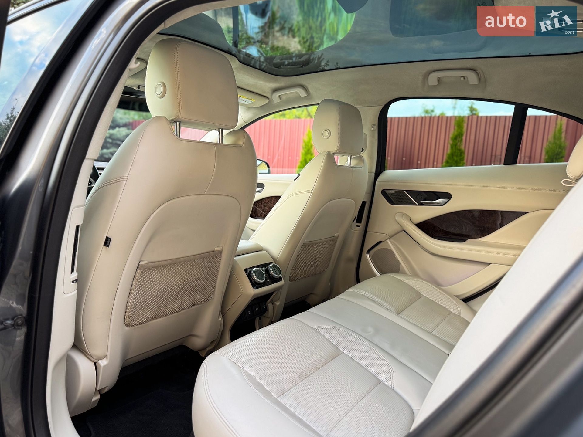 Jaguar I-Pace 2019 VIN SADHA2B15K1F74647 фото оголошення 81 з 127