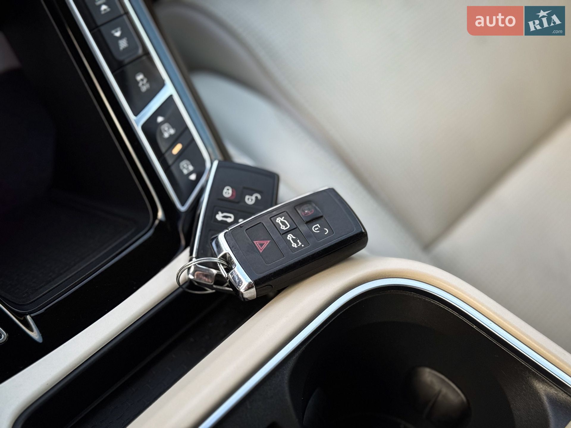 Jaguar I-Pace 2019 VIN SADHA2B15K1F74647 фото оголошення 117 з 127
