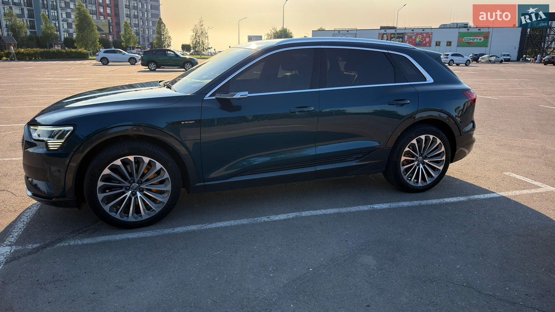 Audi e-tron 2019 VIN WAUZZZGE9KB016138 фото оголошення 6 з 20