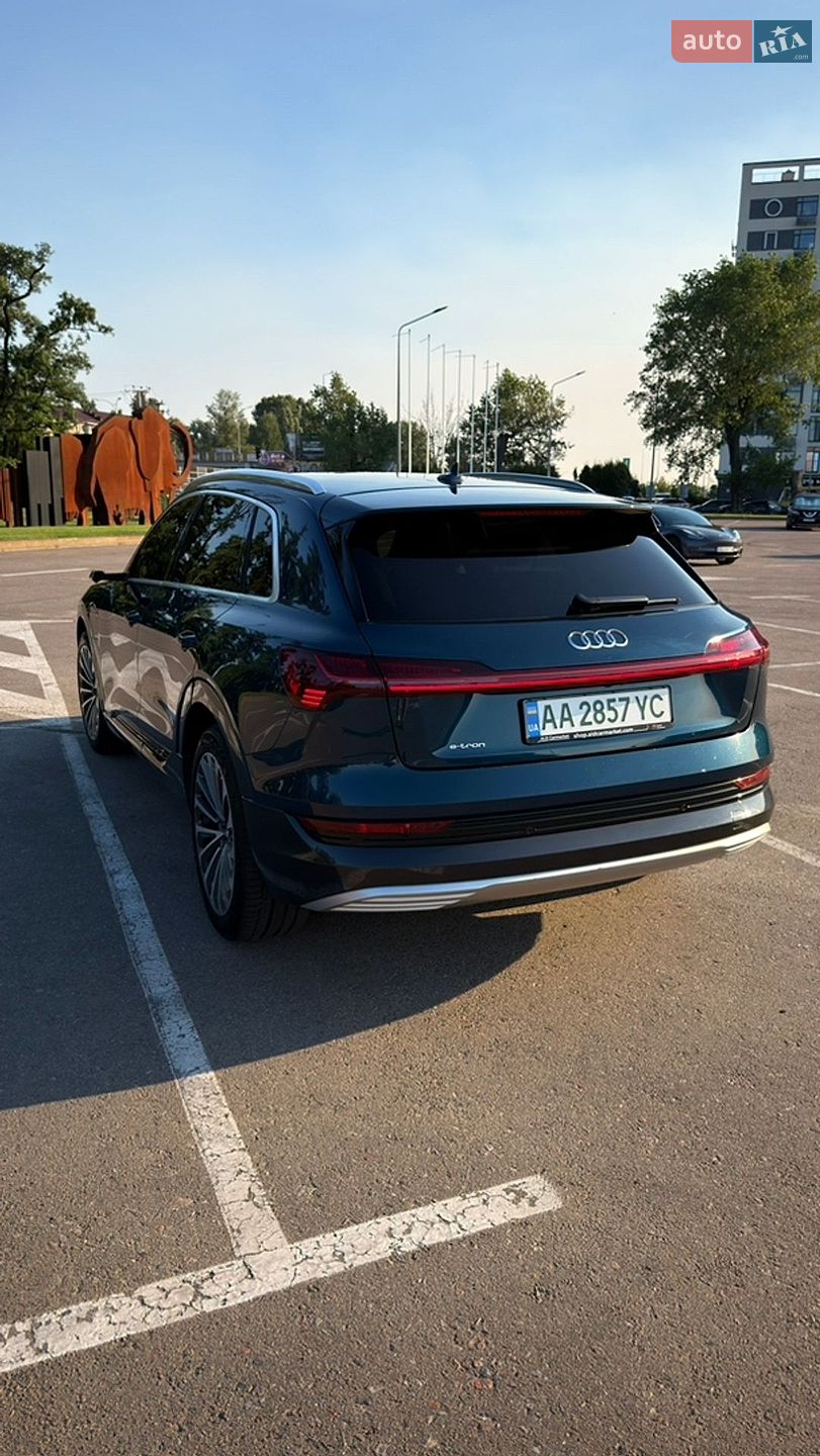 Audi e-tron 2019 VIN WAUZZZGE9KB016138 фото оголошення 9 з 20