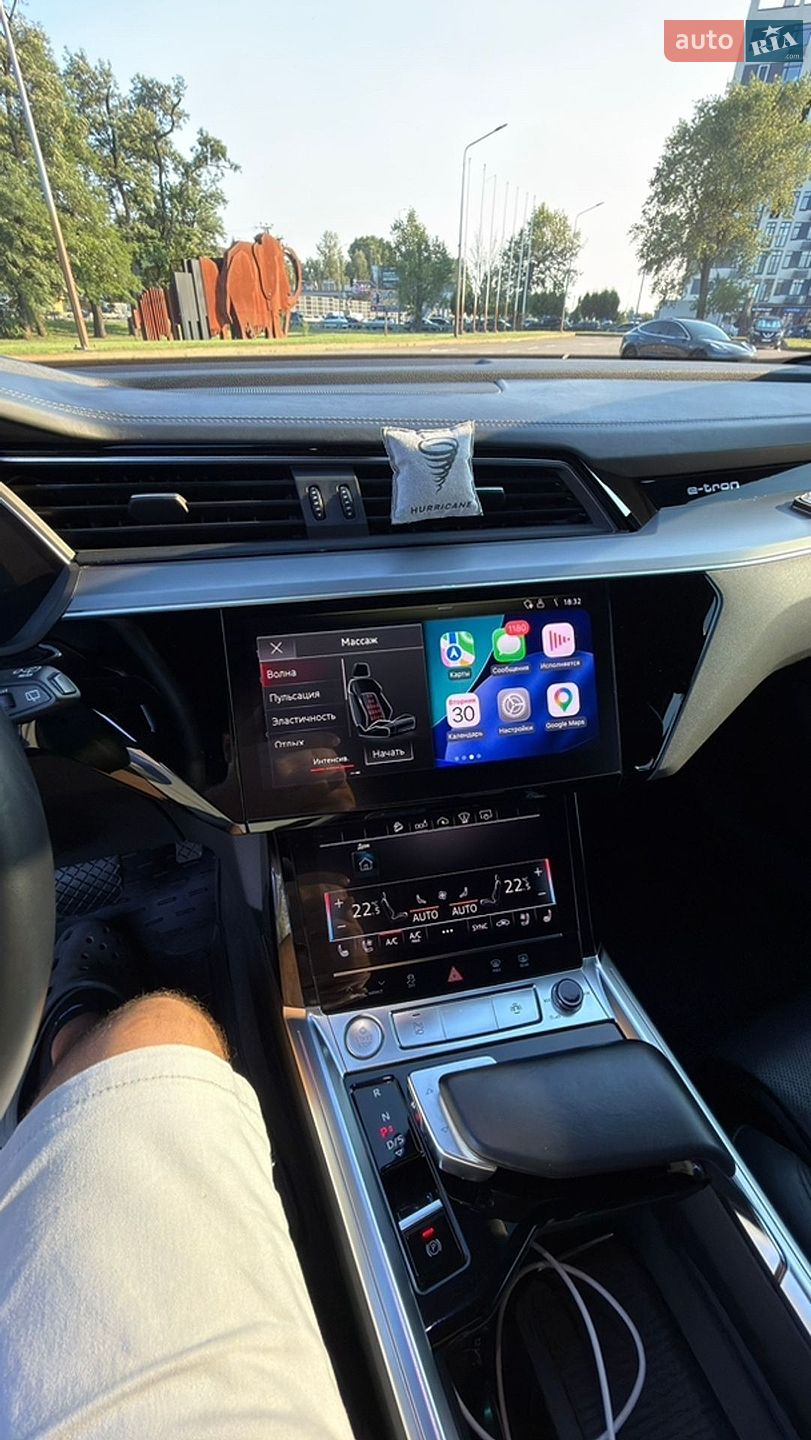 Audi e-tron 2019 VIN WAUZZZGE9KB016138 фото оголошення 14 з 20