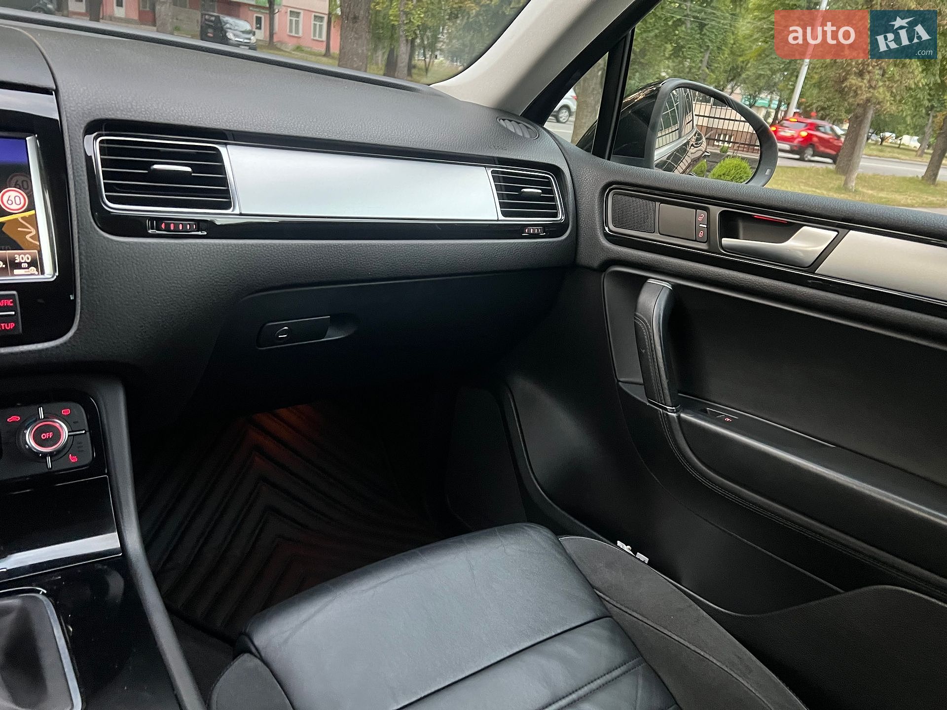 Volkswagen Touareg 2013 VIN WVGZZZ7PZDD038528 фото оголошення 11 з 38