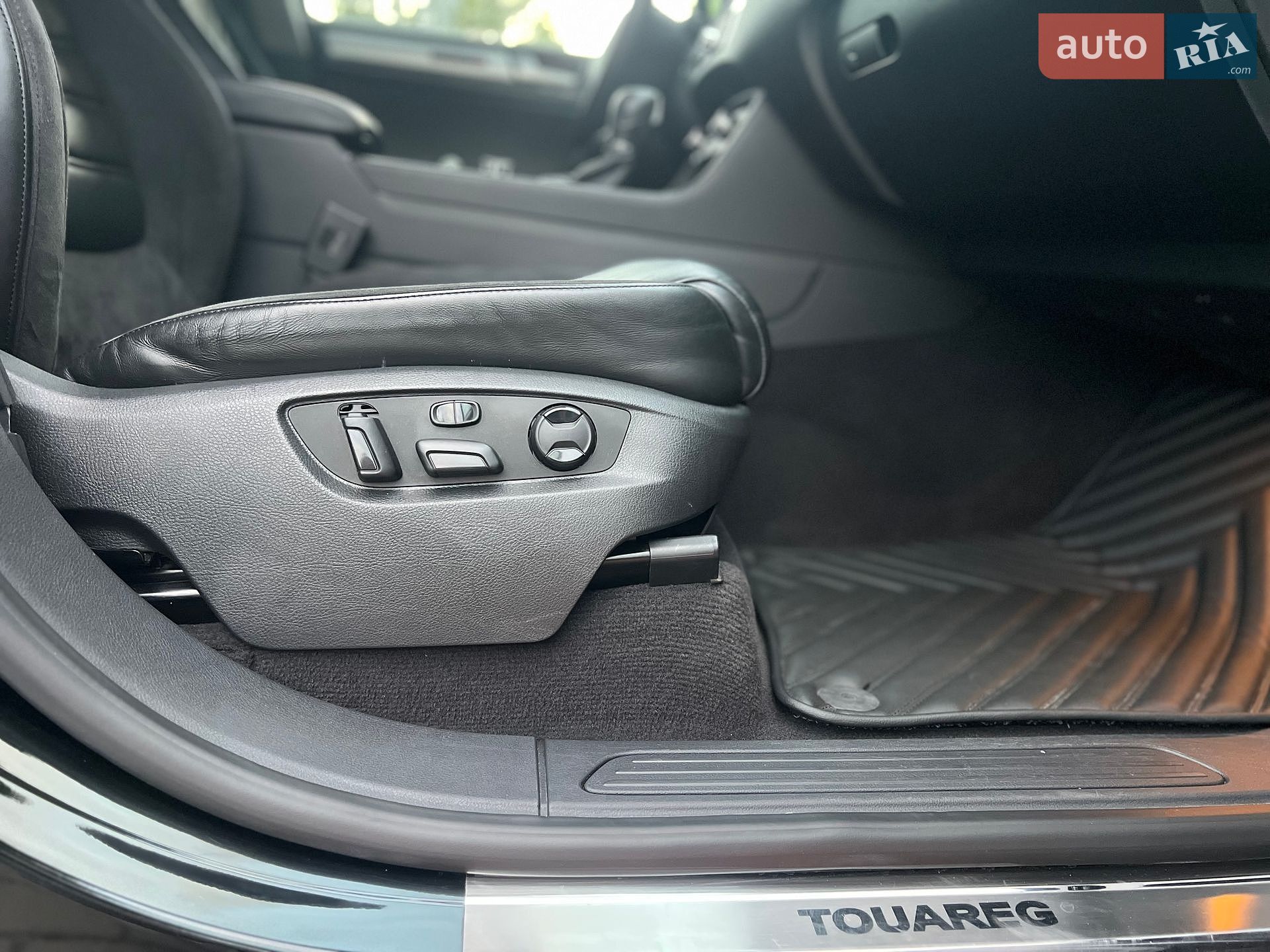 Volkswagen Touareg 2013 VIN WVGZZZ7PZDD038528 фото оголошення 19 з 38