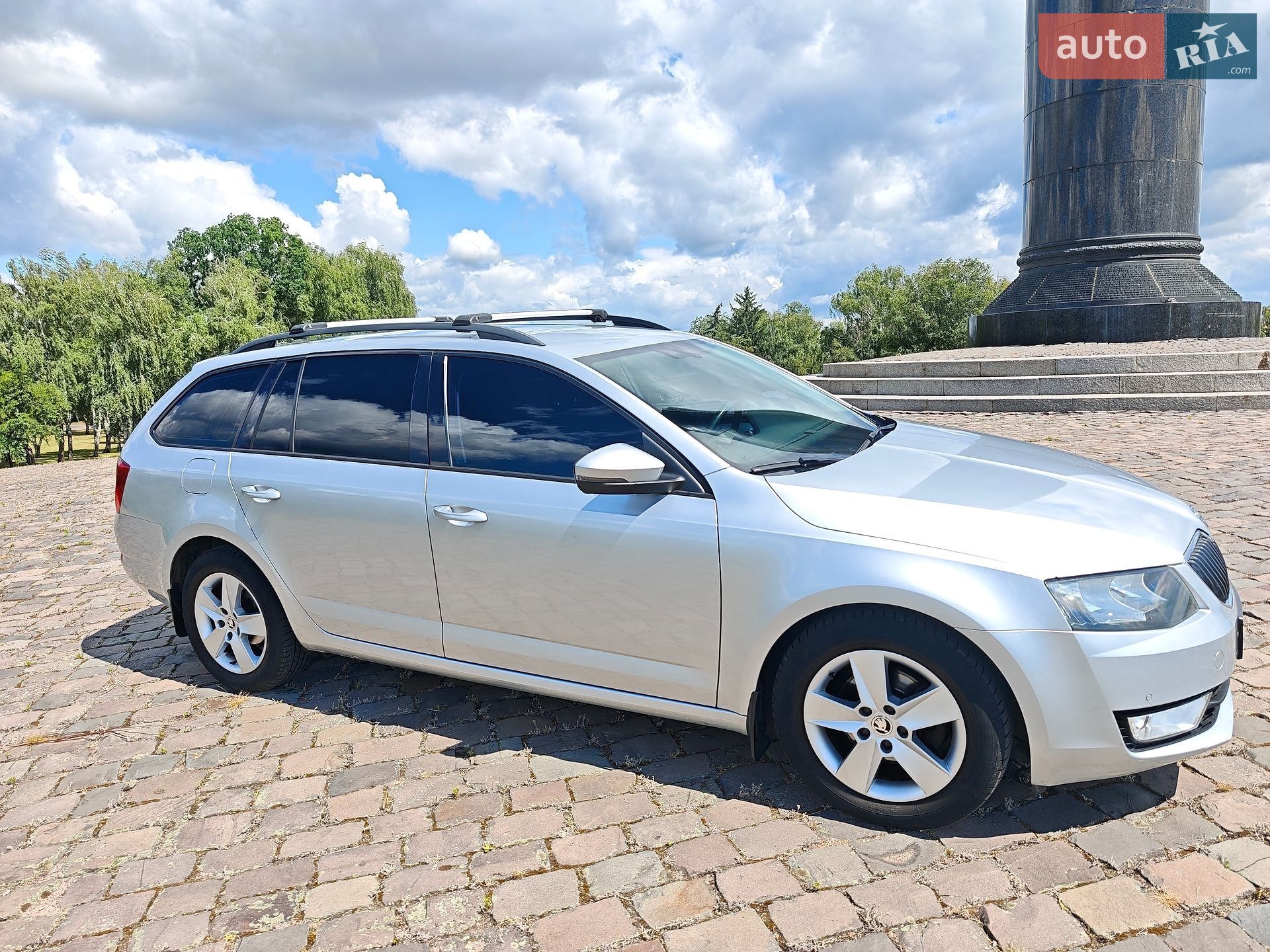 Skoda Octavia 2016 VIN TMBJJ7NE1H0092293 фото оголошення 2 з 31