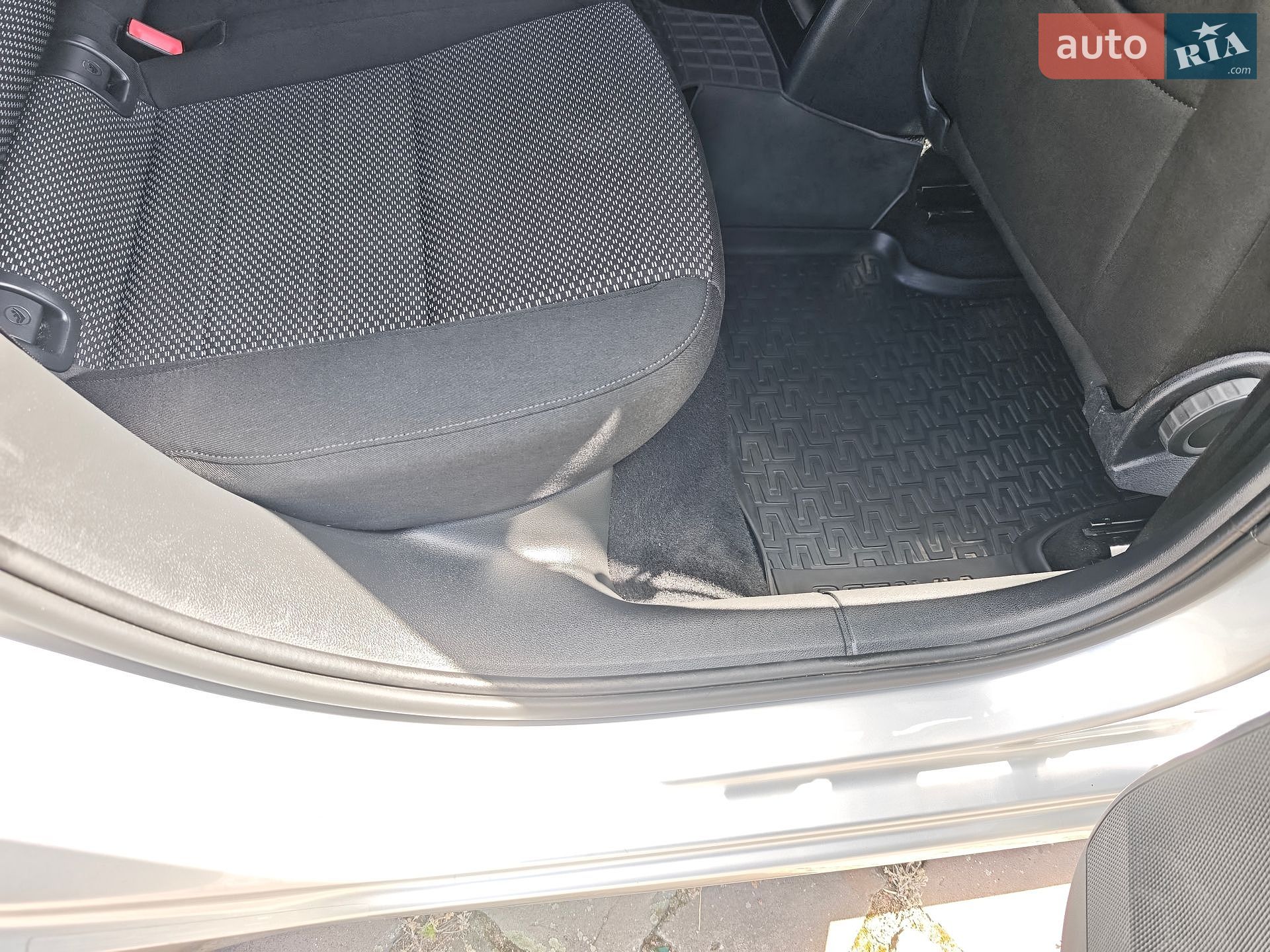 Skoda Octavia 2016 VIN TMBJJ7NE1H0092293 фото оголошення 28 з 31