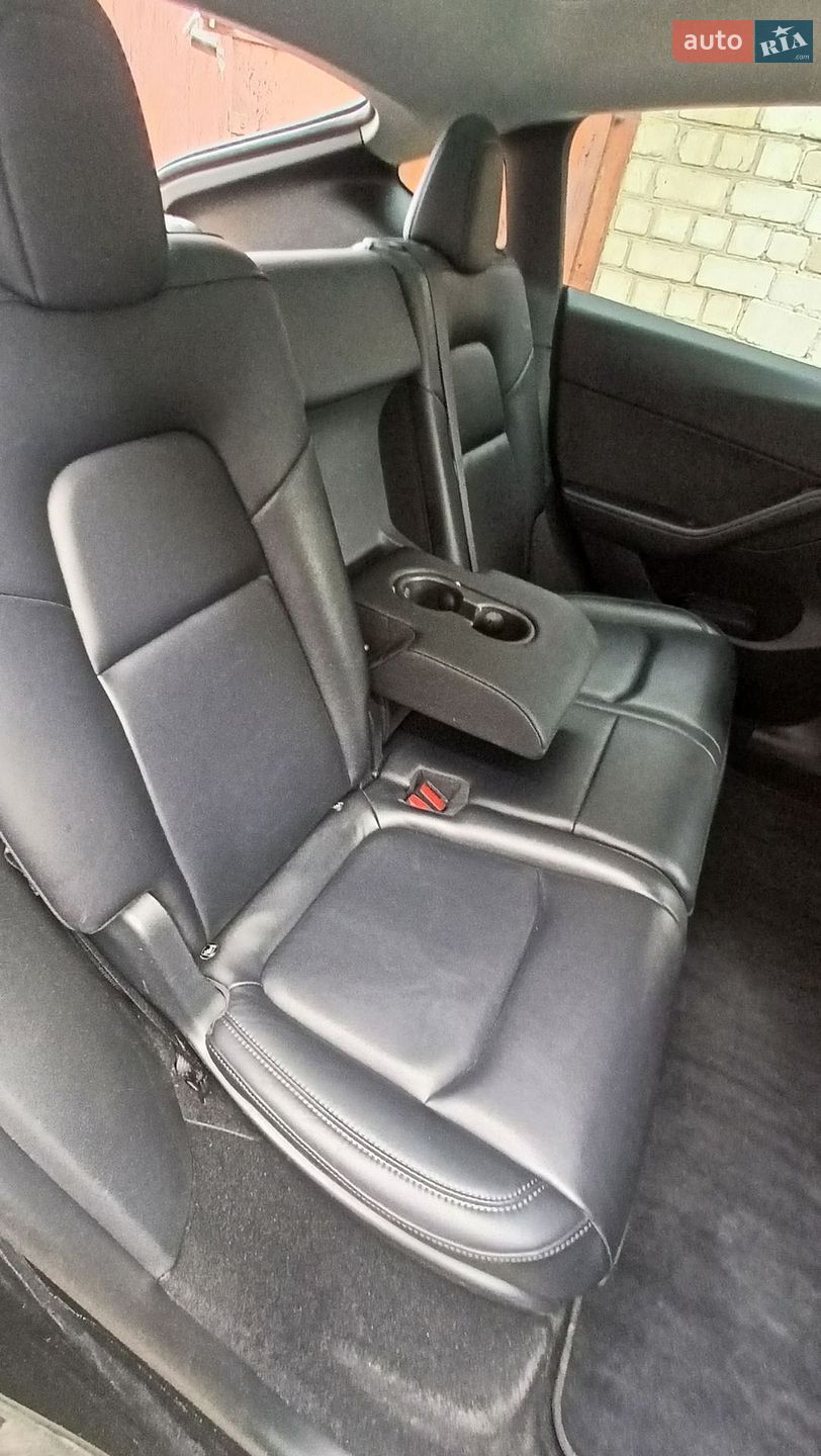 Tesla Model Y 2022 VIN 7SAYGAEE0NF391283 фото оголошення 5 з 9