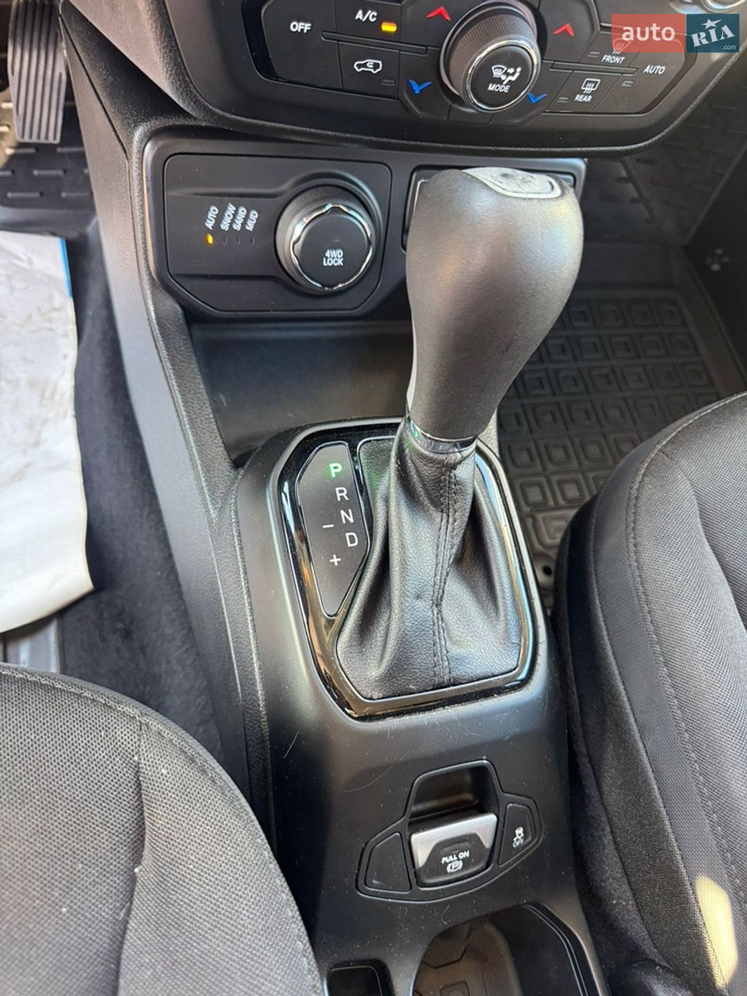 Jeep Renegade 2018 VIN ZACCJBAB6JPJ42822 фото оголошення 18 з 21