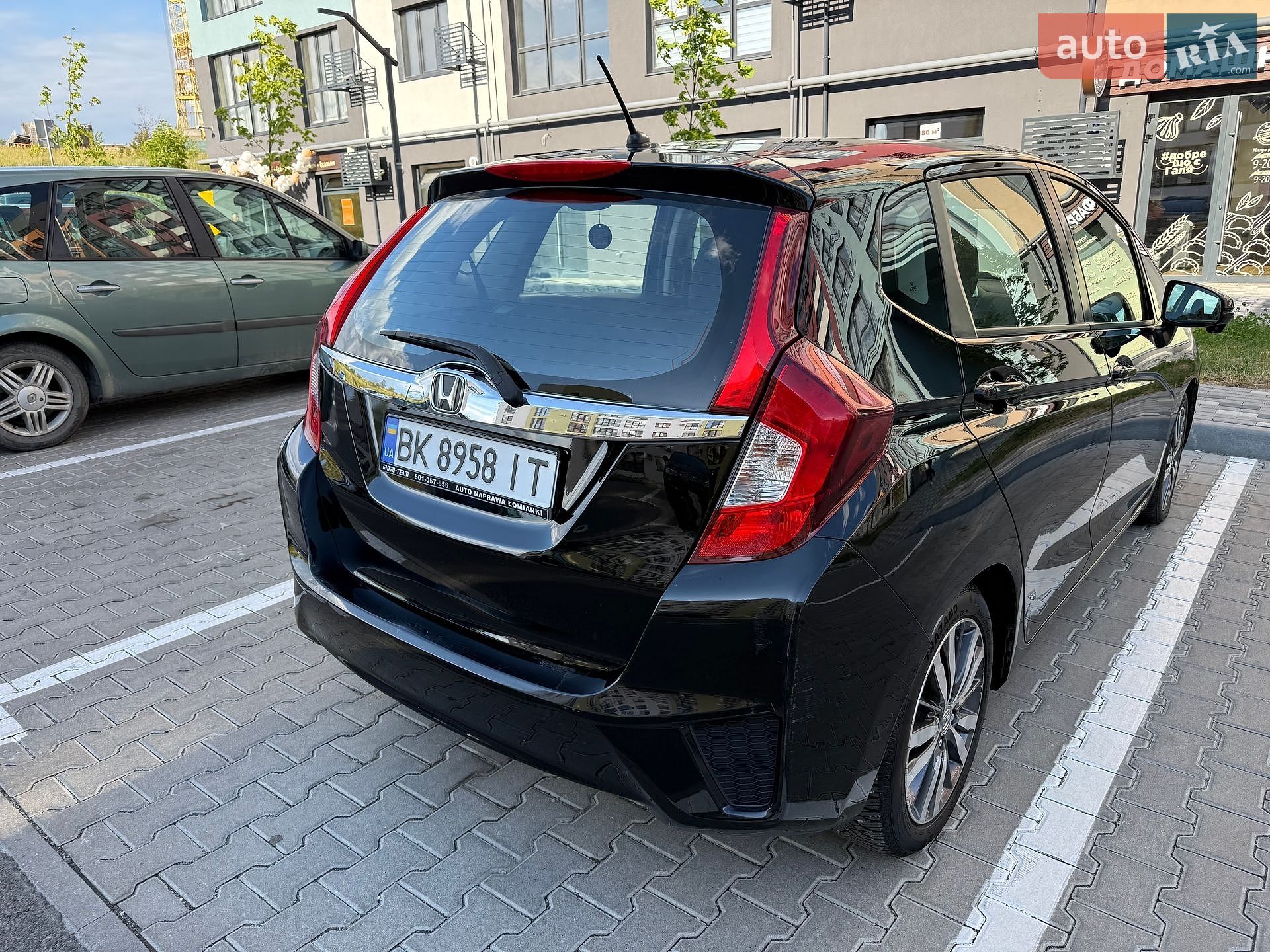 Honda Fit 2015 VIN 3HGGK5H80FM702018 фото оголошення 4 з 15