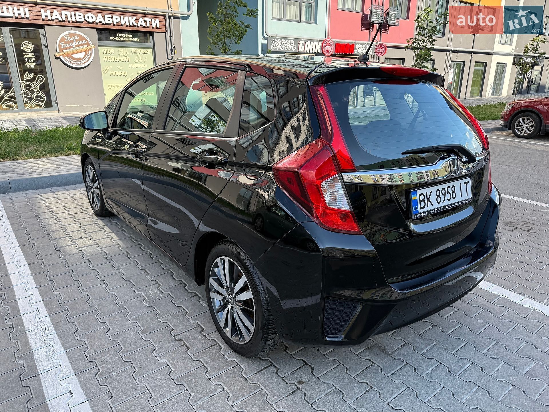Honda Fit 2015 VIN 3HGGK5H80FM702018 фото оголошення 3 з 15