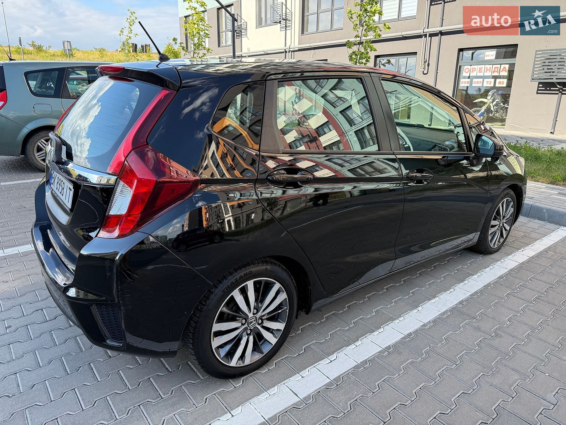 Honda Fit 2015 VIN 3HGGK5H80FM702018 фото оголошення 5 з 15