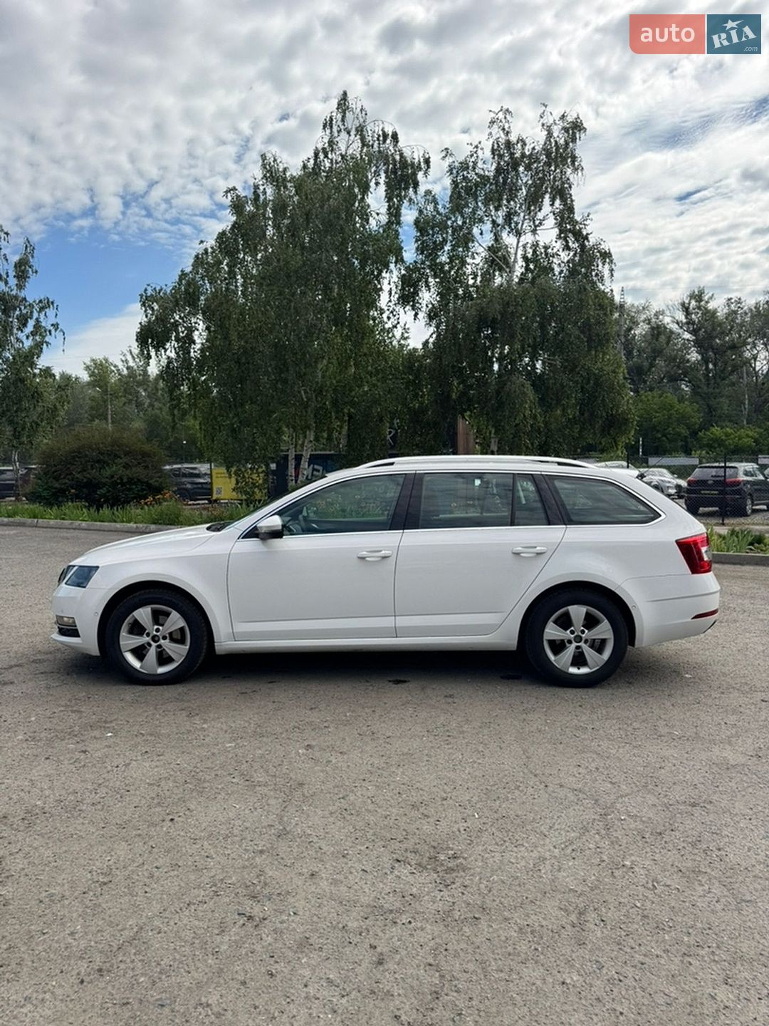 Skoda Octavia 2019 VIN TMBJR9NE1K0170695 фото оголошення 10 з 20