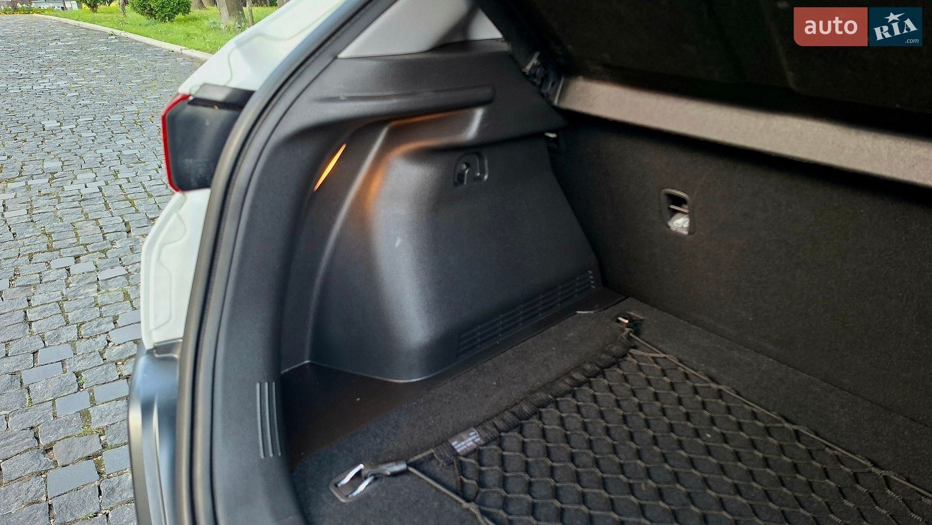 Hyundai Kona 2017 VIN KMHK5816GJU055680 фото оголошення 62 з 134