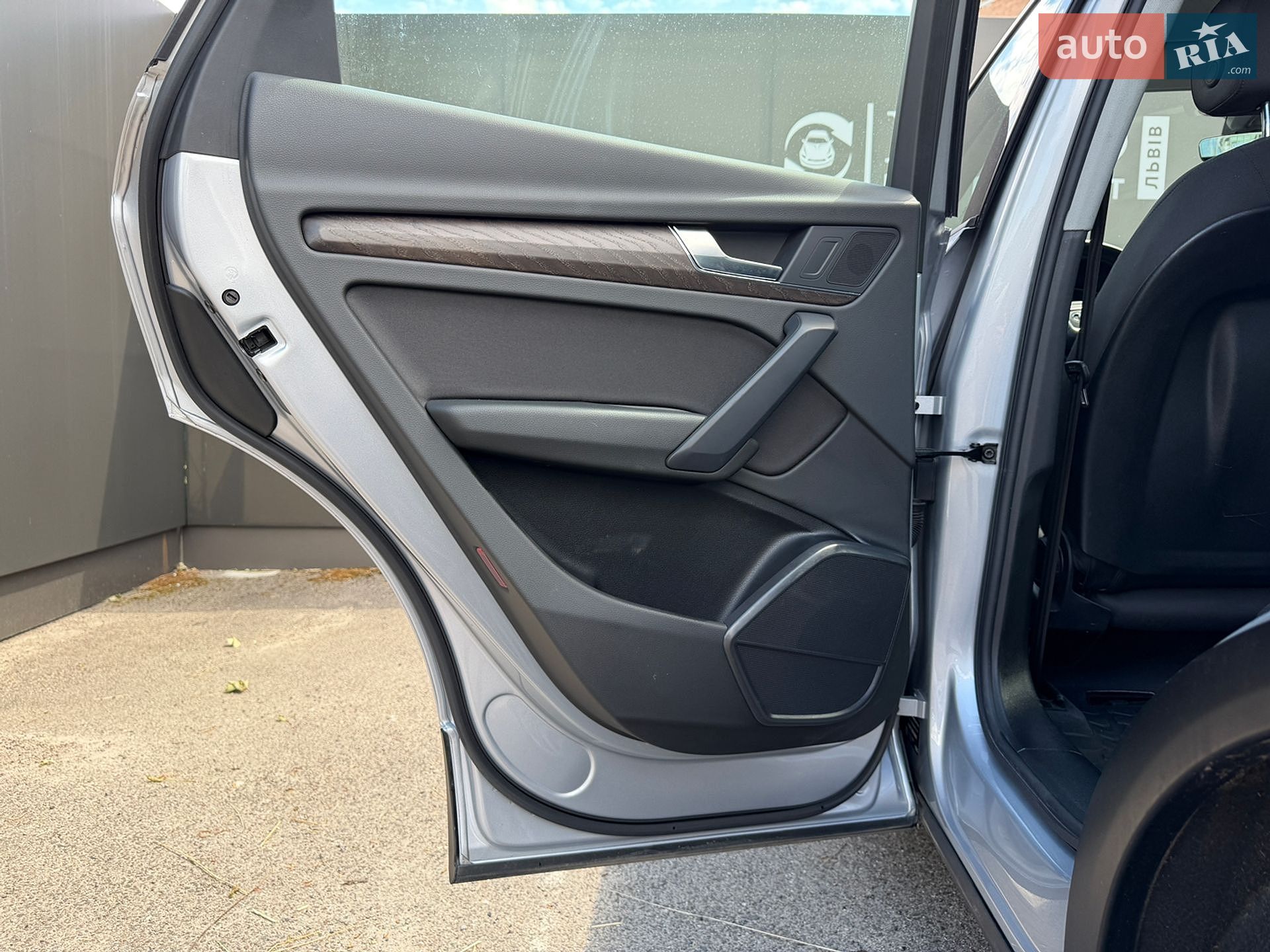 Audi Q5 2021 VIN WAUZZZFYXM2082289 фото оголошення 29 з 32