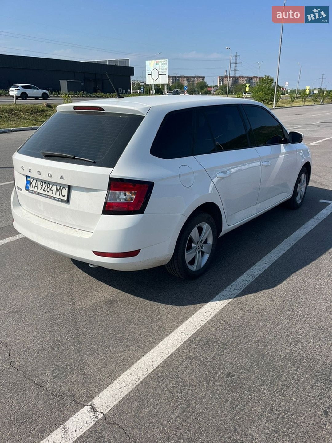 Skoda Fabia 2019 VIN TMBJP2NJ7LB500338 фото оголошення 4 з 7