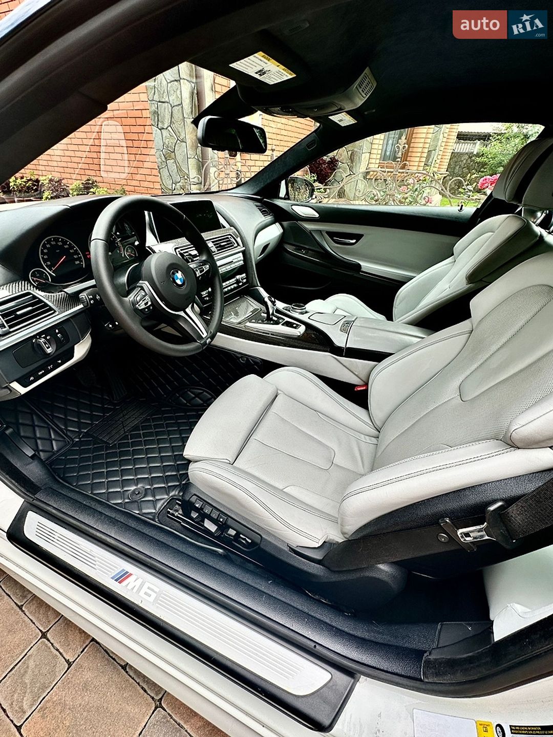 BMW M6 2013 VIN WBSLX9C58DC968722 фото оголошення 2 з 32