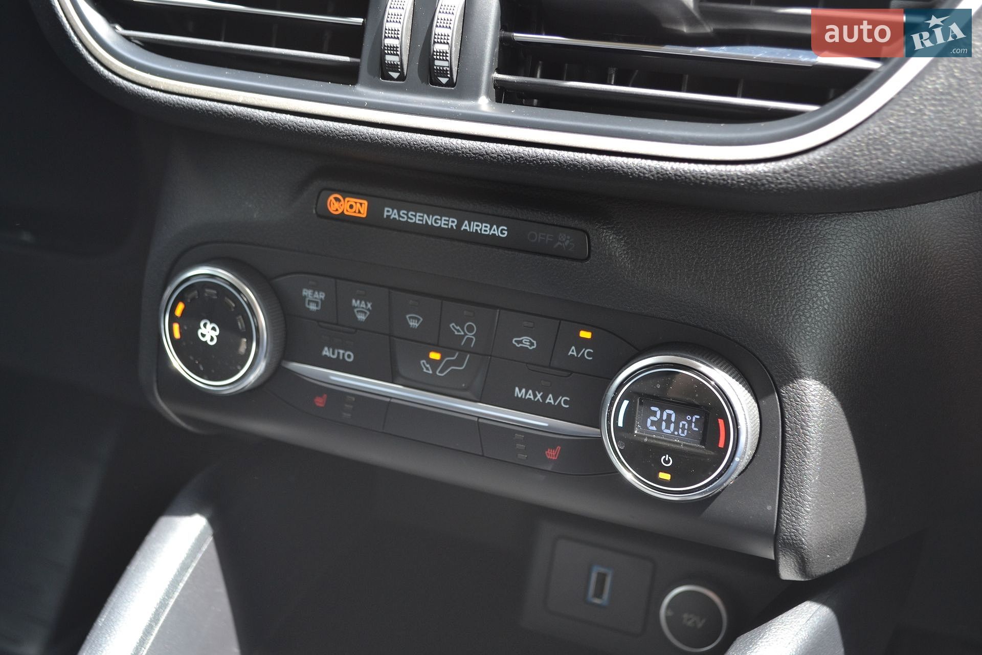 Ford Escape 2020 VIN 1FMCU9G68LUC38722 фото оголошення 25 з 49