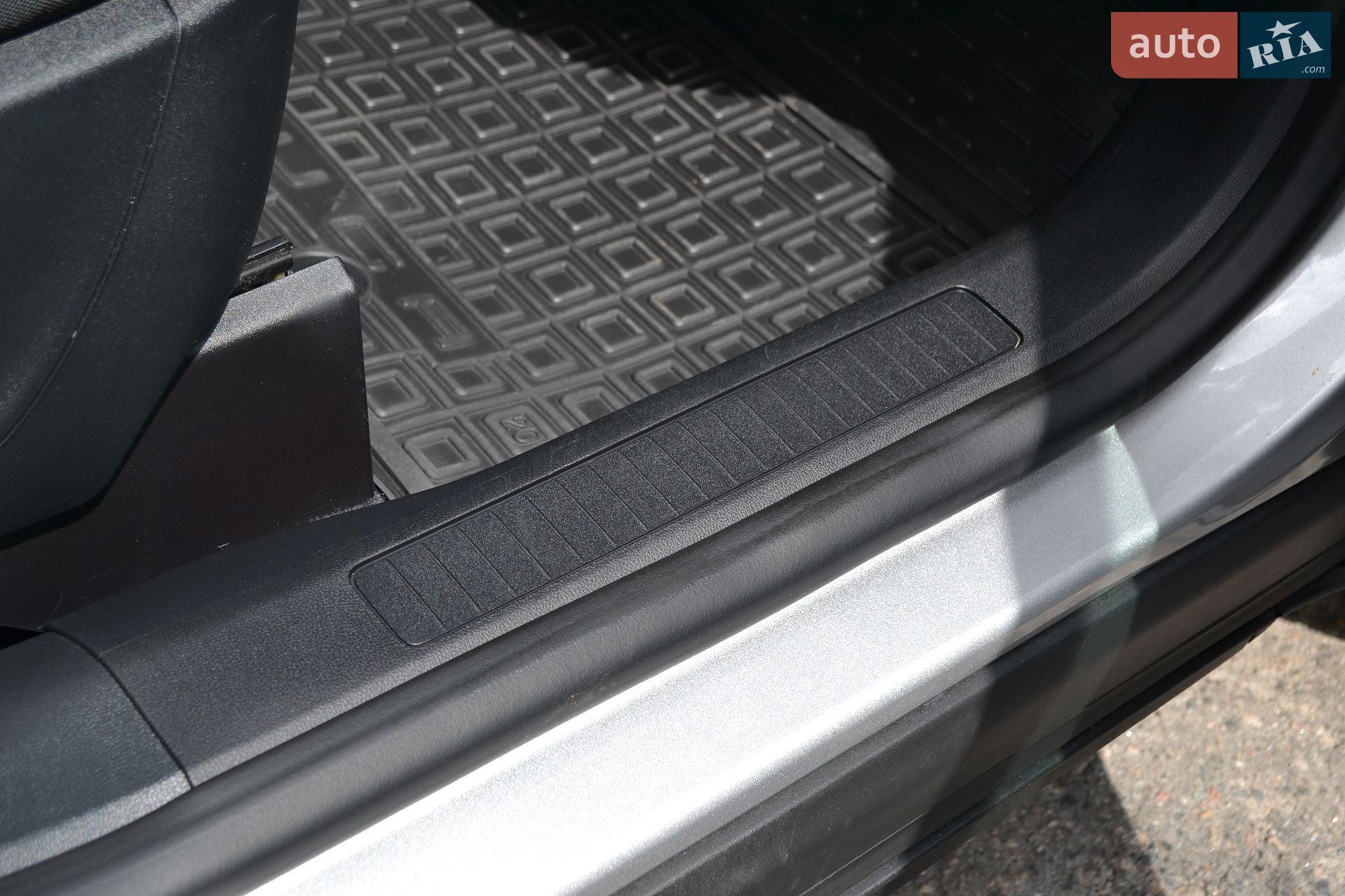 Ford Escape 2020 VIN 1FMCU9G68LUC38722 фото оголошення 30 з 49