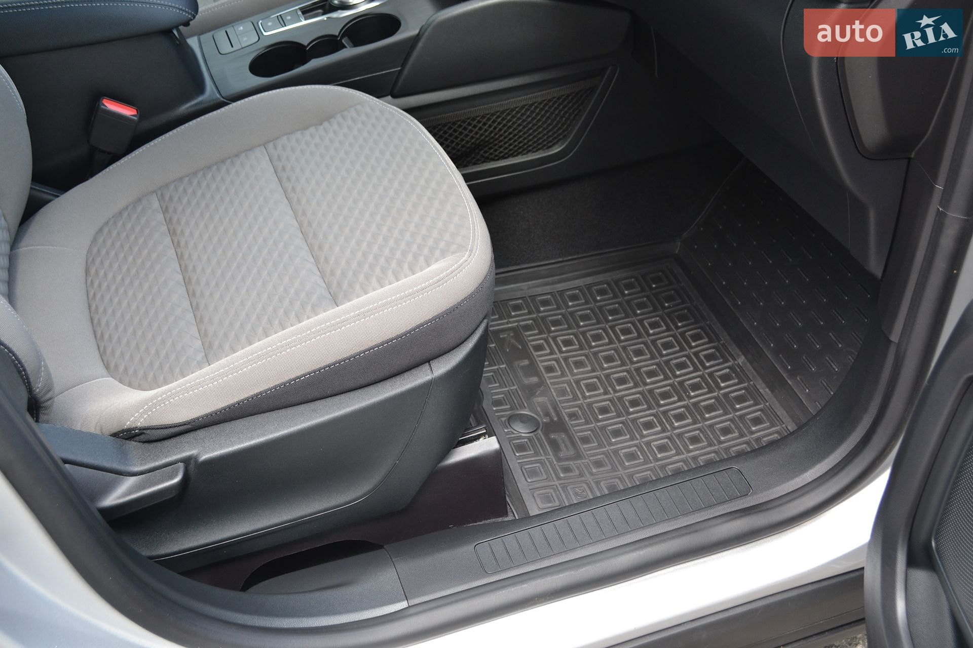 Ford Escape 2020 VIN 1FMCU9G68LUC38722 фото оголошення 33 з 49